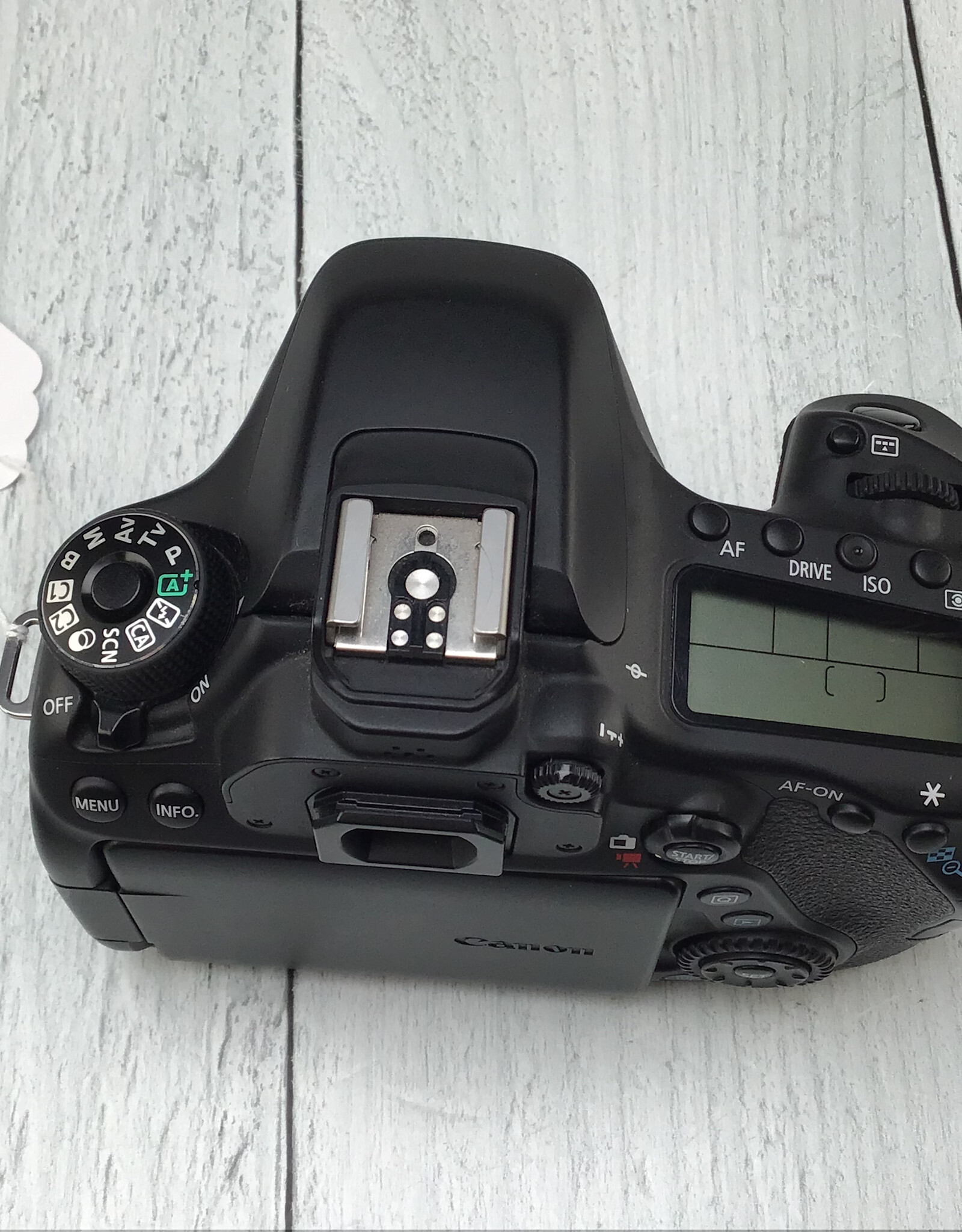 CANON Canon EOS 80D Camera Body No Charger Used Good