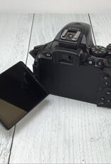 NIKON Nikon D5600 Camera Body No Charger Used Good