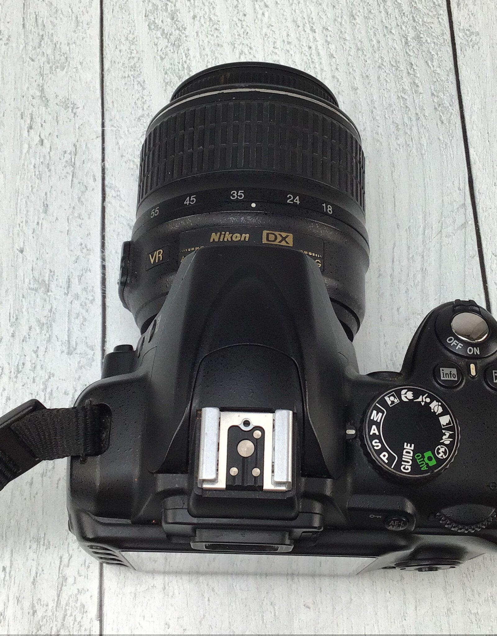 NIKON Nikon D3000 Camera w/ 18-55mm VR Used Fair