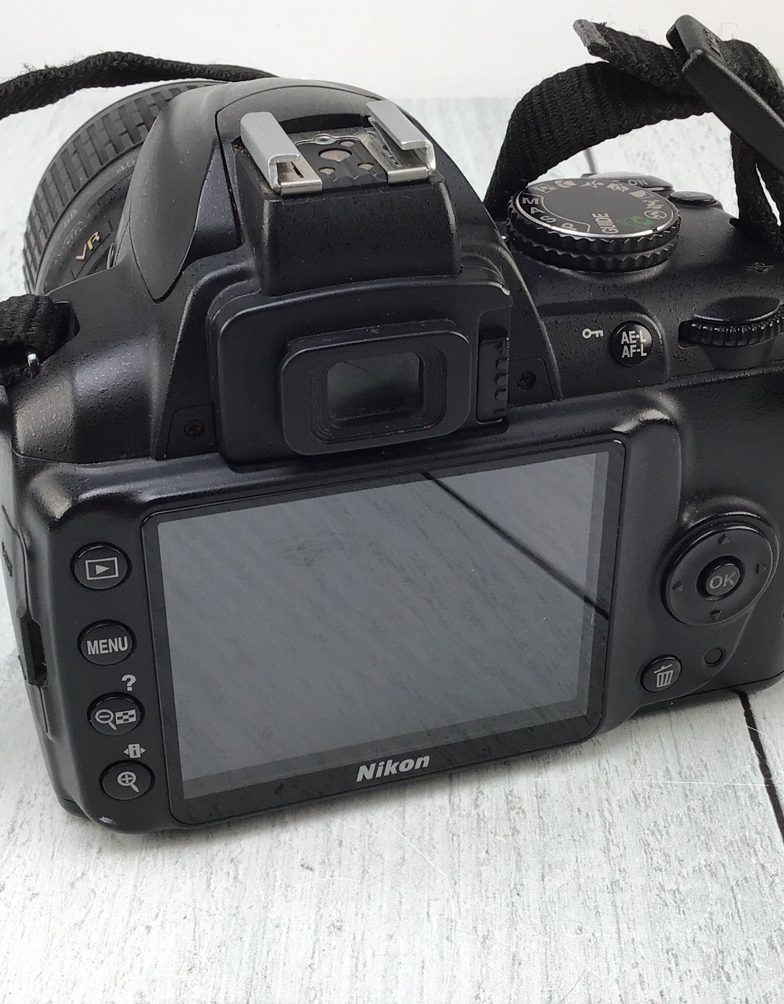 NIKON Nikon D3000 Camera w/ 18-55mm VR Used Fair