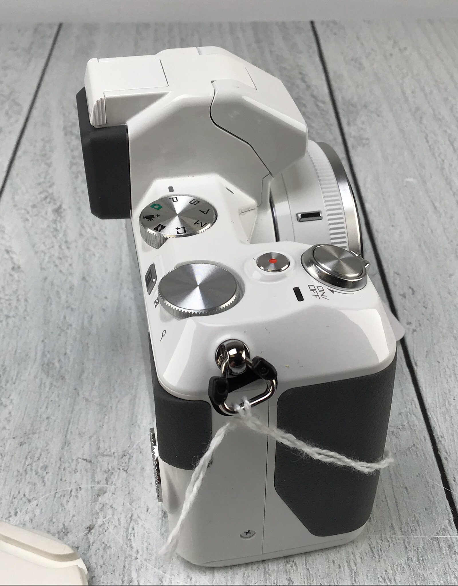 NIKON Nikon 1 V2 Camera Black w/ 10mm f2.8 No Battery or Charger Used Good