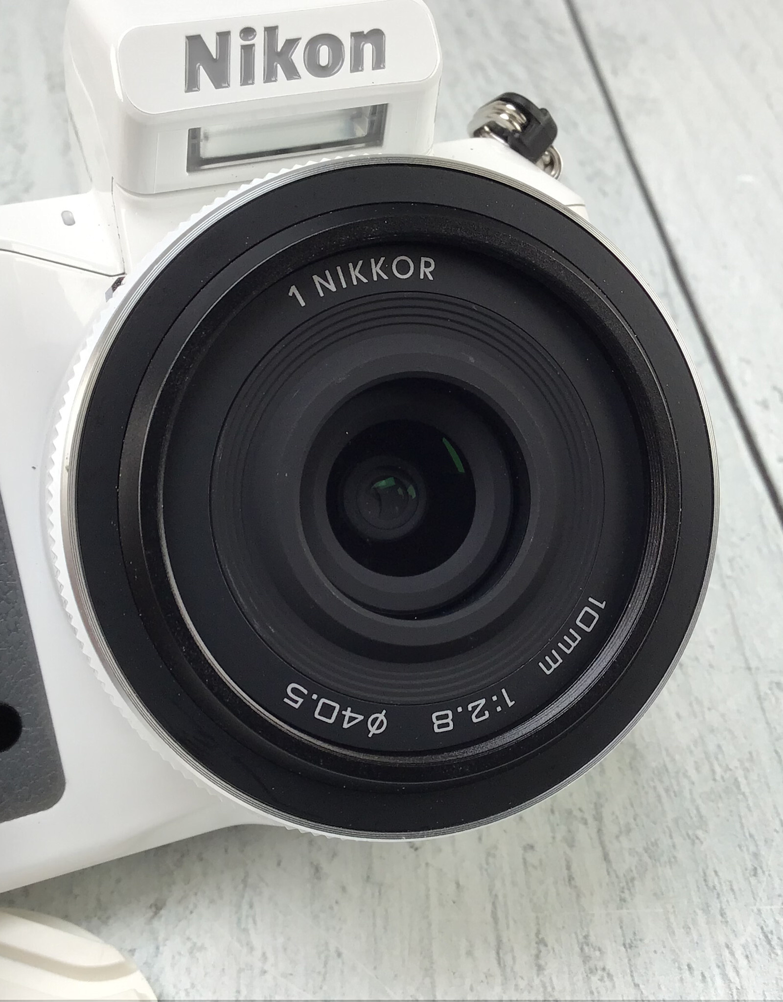 NIKON Nikon 1 V2 Camera Black w/ 10mm f2.8 No Battery or Charger Used Good