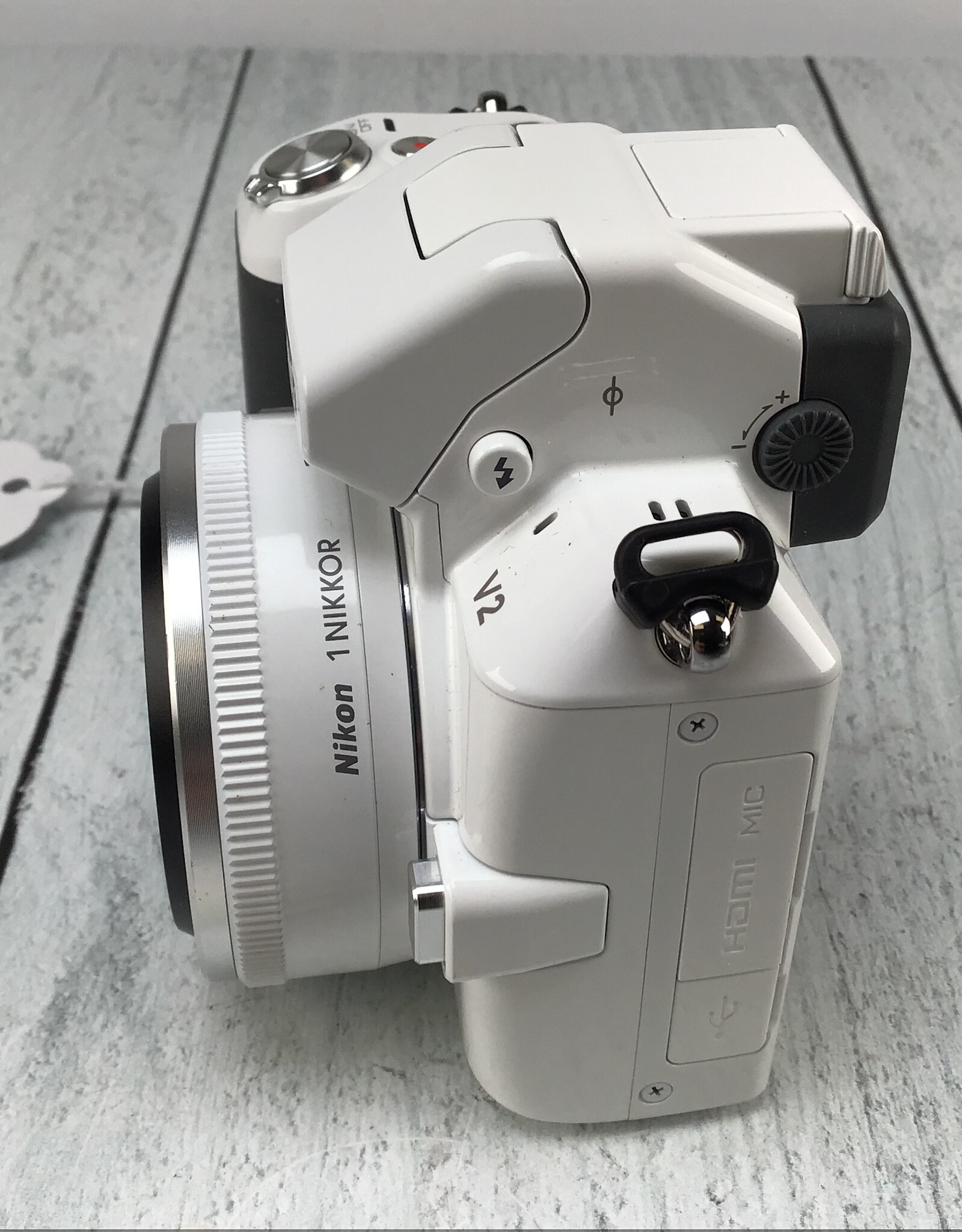 NIKON Nikon 1 V2 Camera Black w/ 10mm f2.8 No Battery or Charger Used Good