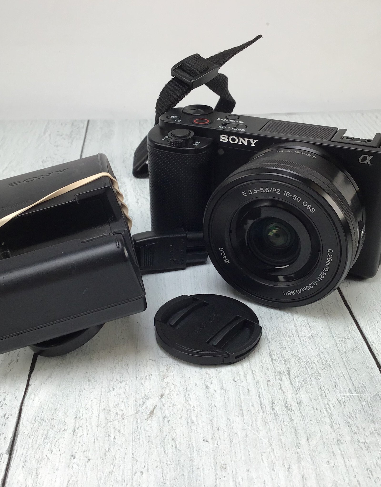 SONY Sony ZV-E10 Camera w/ 16-50mm Used Good
