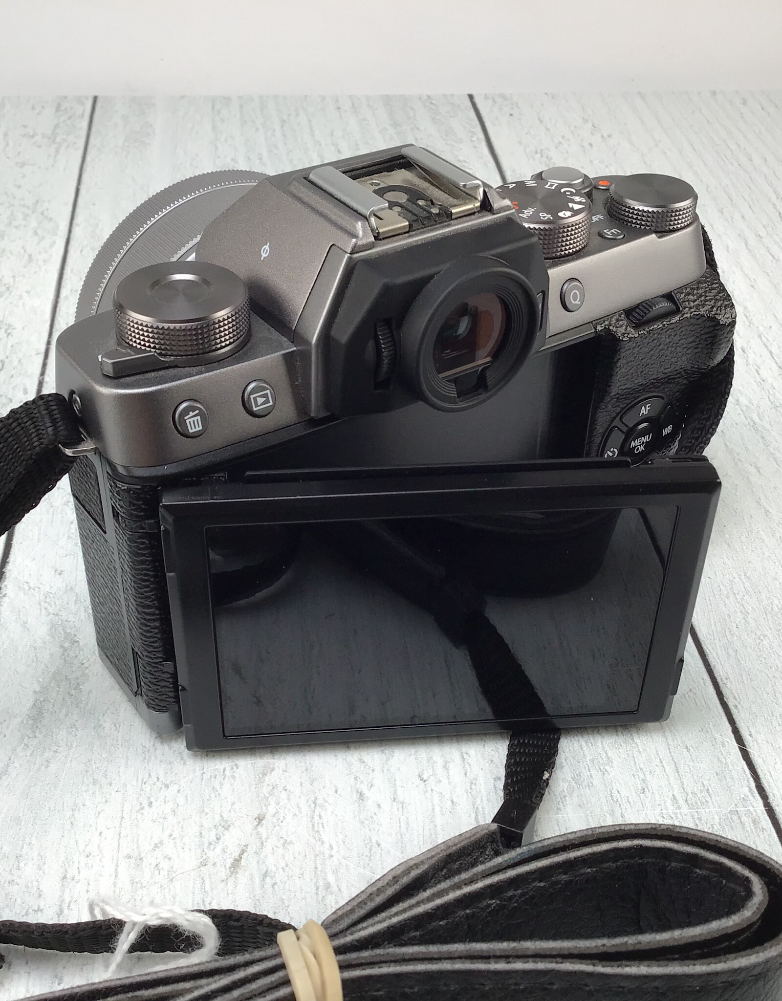 FUJI Fuji X-T100 Camera w/ 15-45mm Used Good