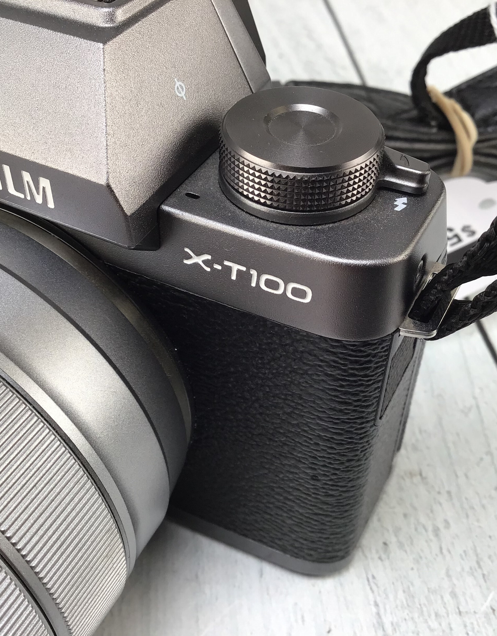 FUJI Fuji X-T100 Camera w/ 15-45mm Used Good