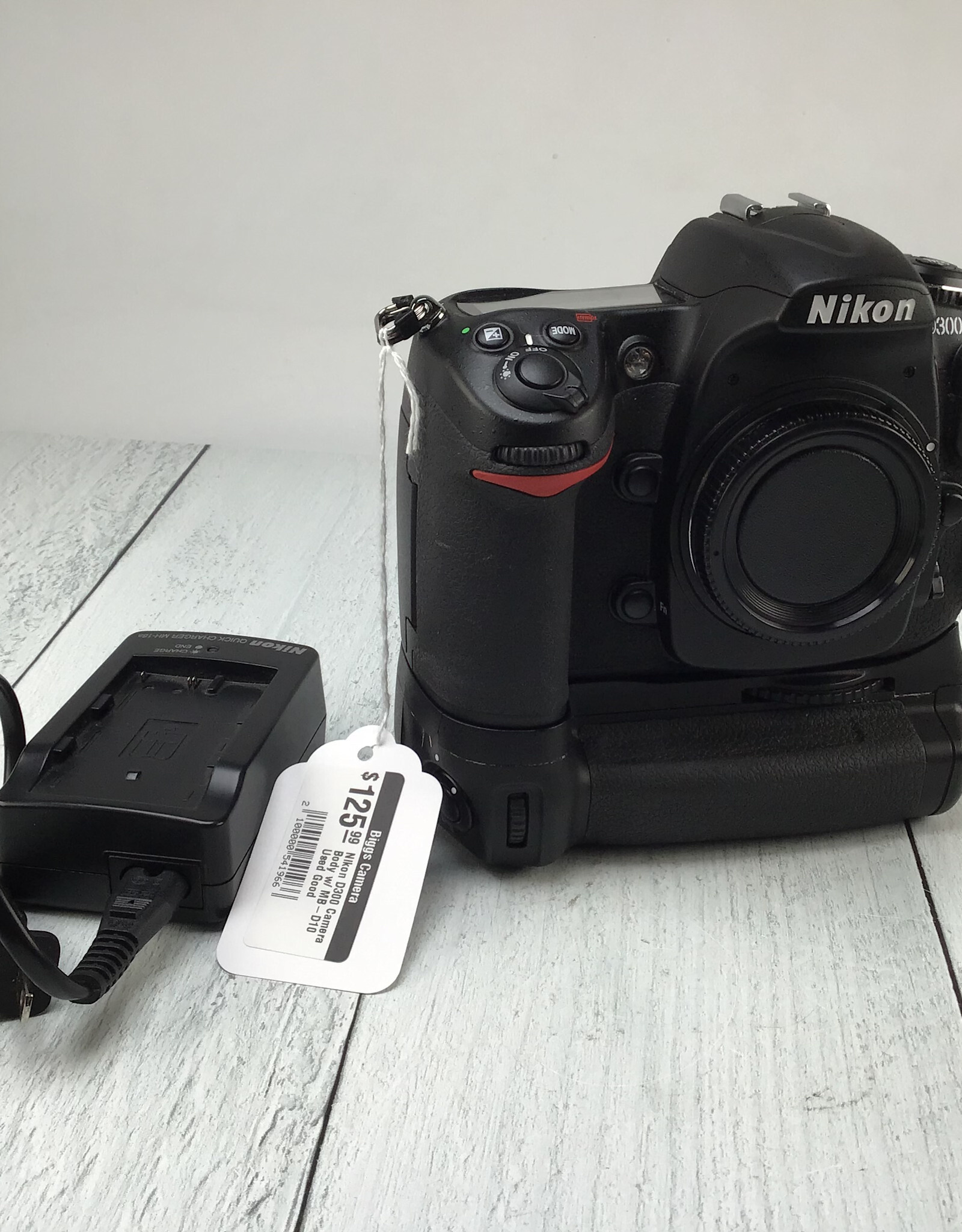 NIKON Nikon D300 Camera Body w/ MB-D10 Used Good