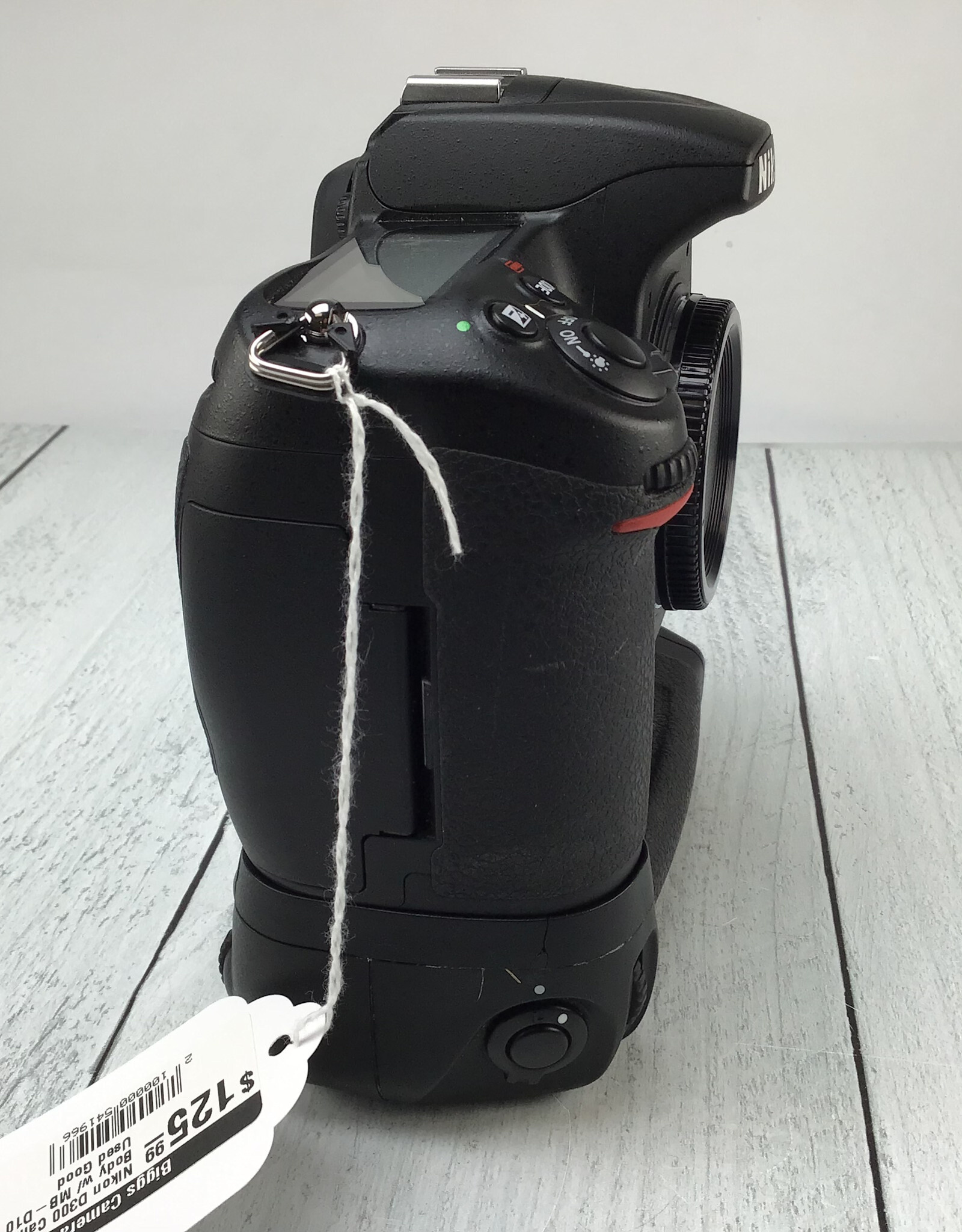 NIKON Nikon D300 Camera Body w/ MB-D10 Used Good