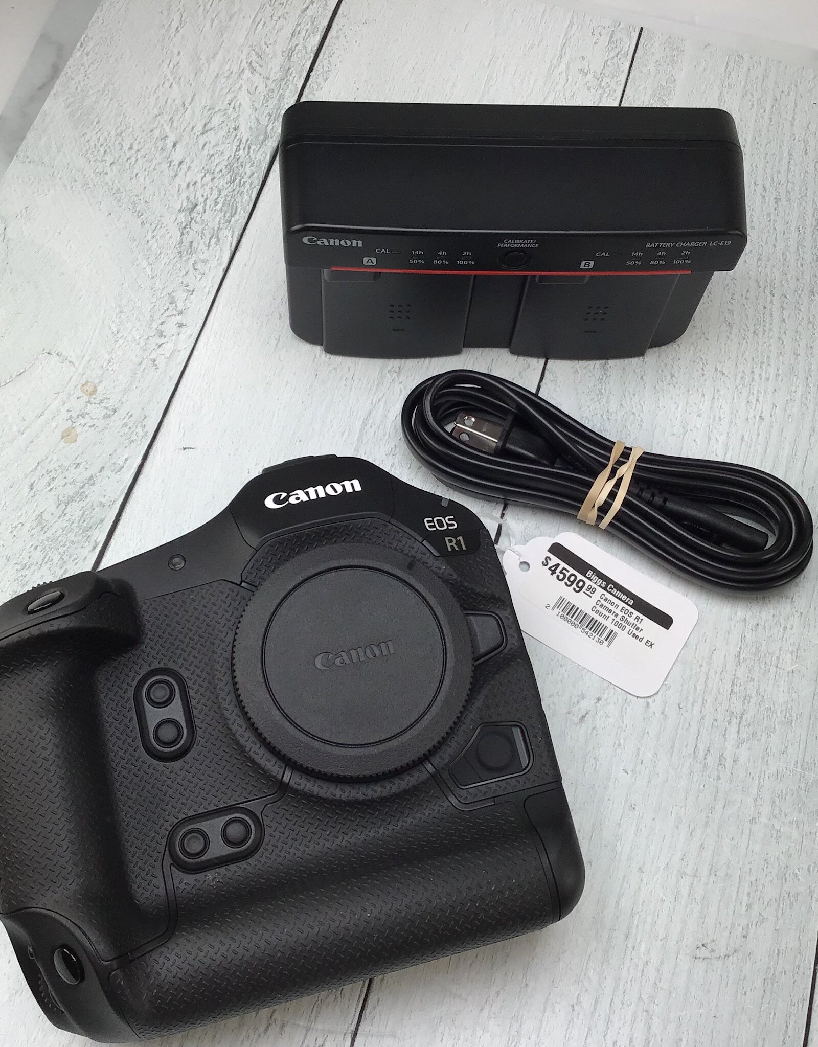 CANON Canon EOS R1 Camera Shutter Count 1000 Used EX