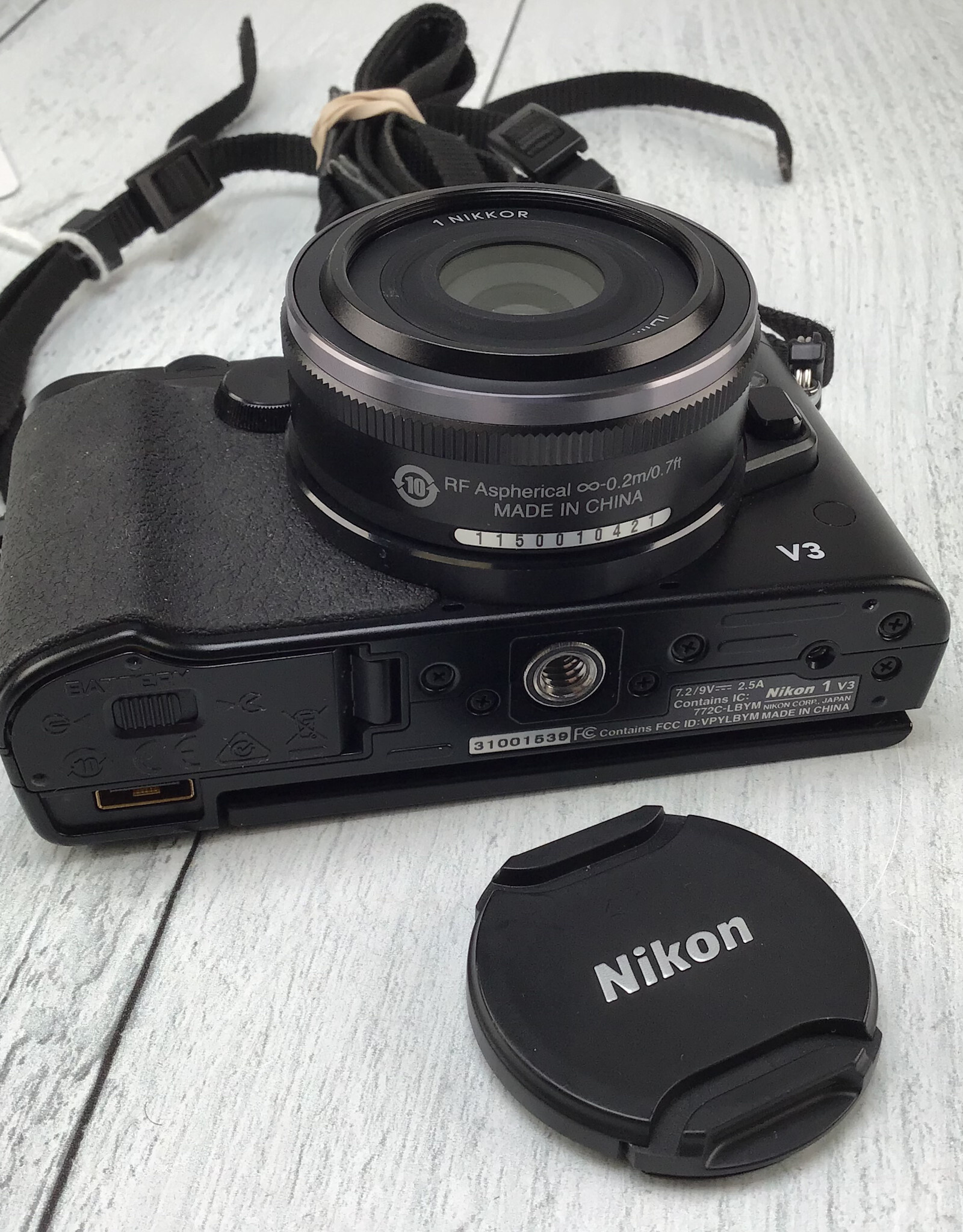 NIKON Nikon 1 V3 Camera w/ 10mm f2.8 Used Good
