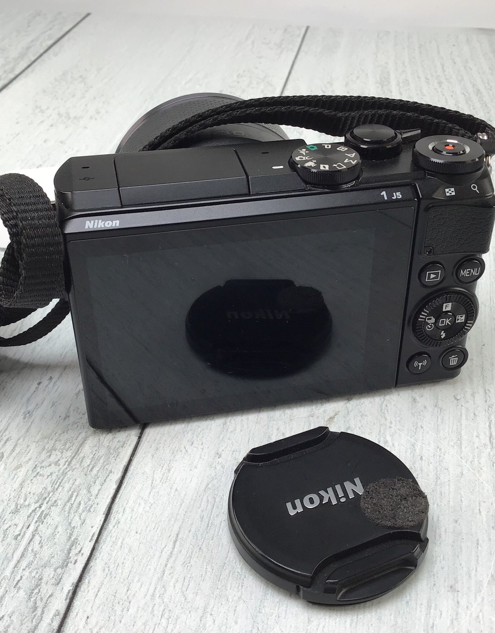 NIKON Nikon 1 J5 Camera w/ 10-30mm Used Good