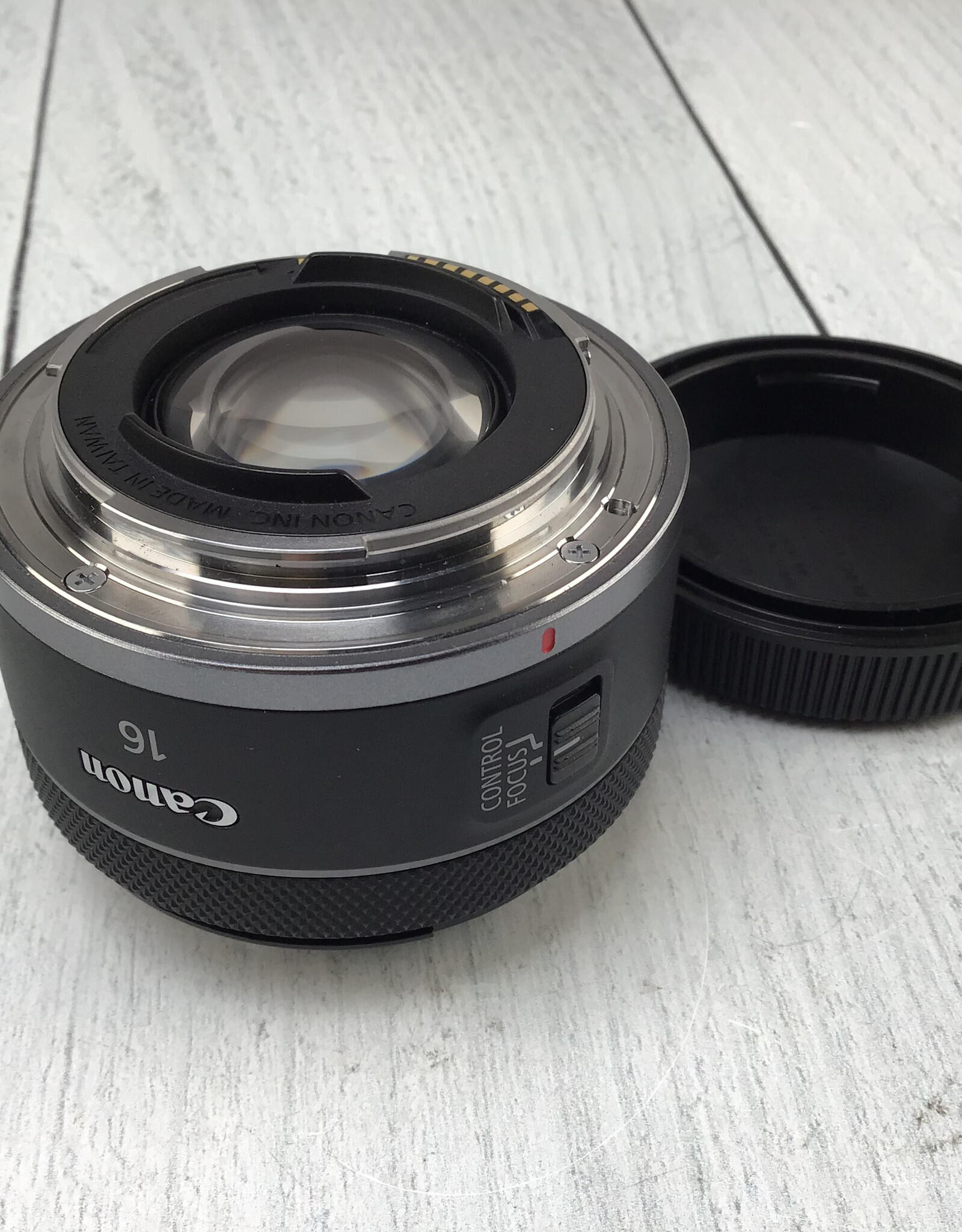 Canon RF 16mm f2.8 STM Lens Used Good