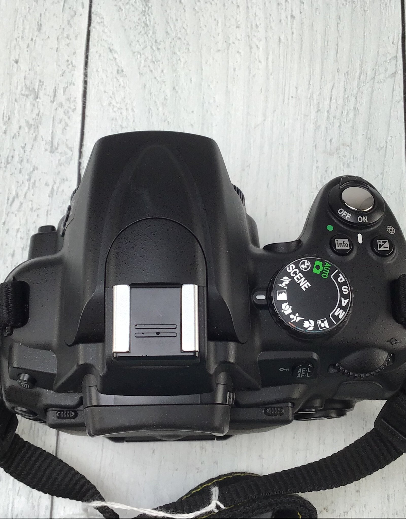 NIKON Nikon D5000 Camera No Charger Used Good