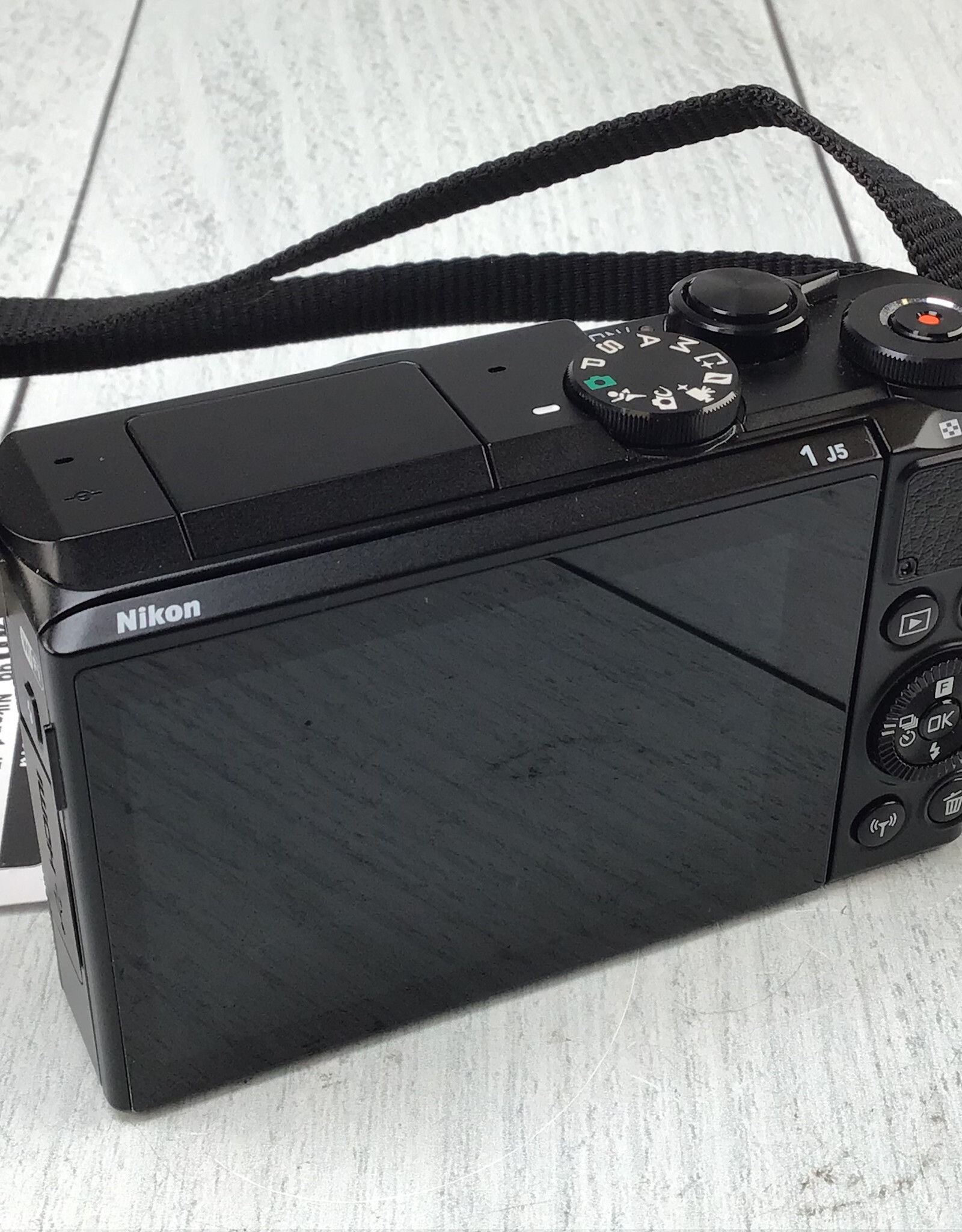 NIKON Nikon 1 J5 Camera Body No Body Cap Used Good