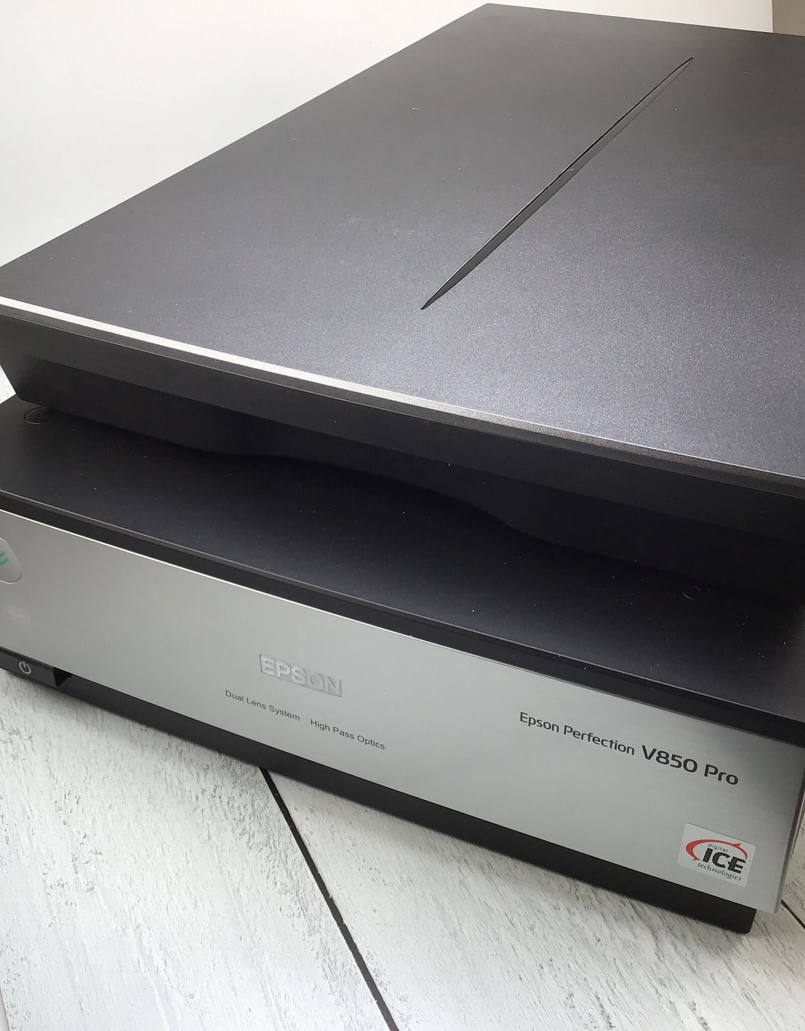 Epson Epson Perfection V850 Pro Scanner No Film Holders Used Good