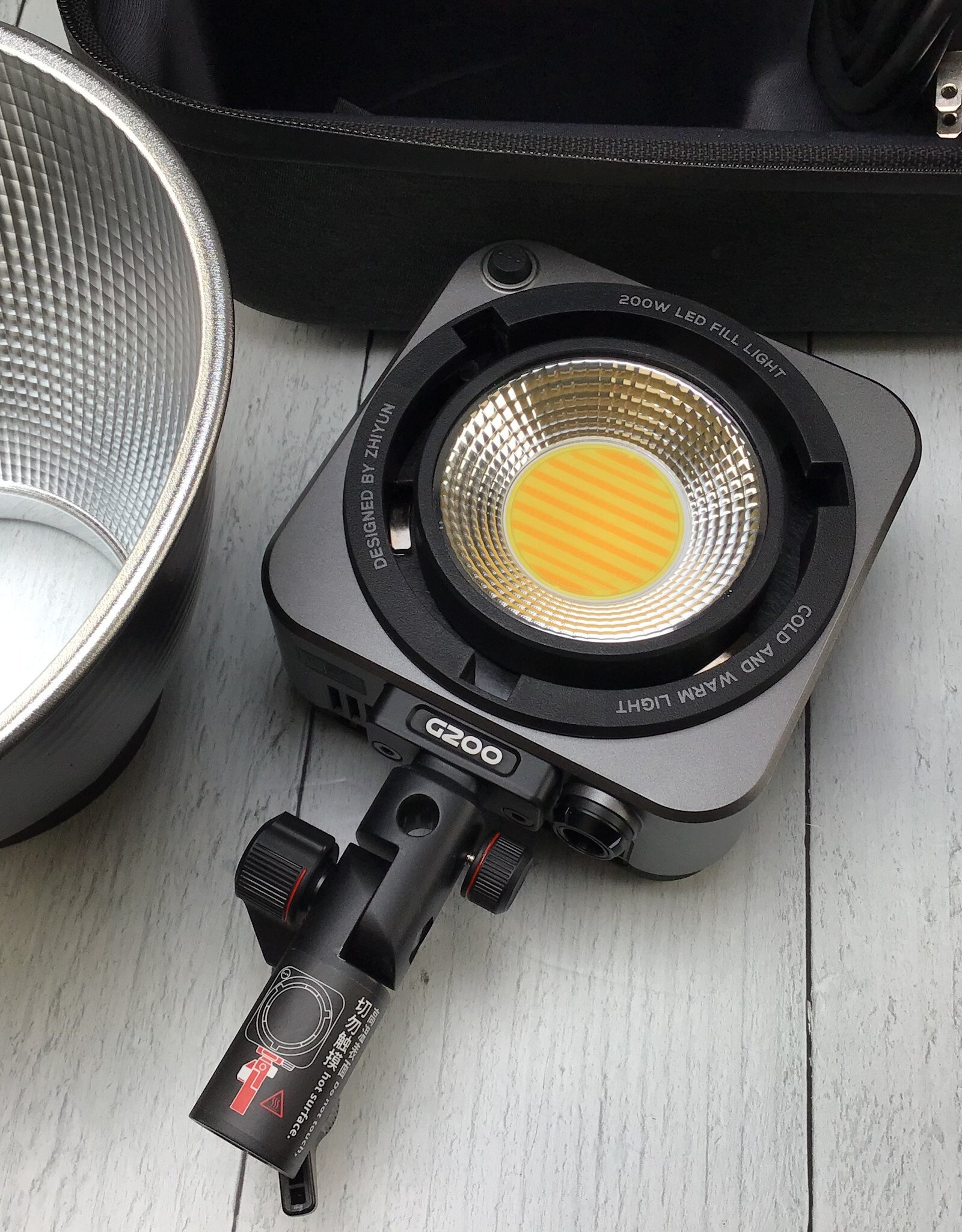 Zhiyun Molus G200 Video Light in Case Used Good