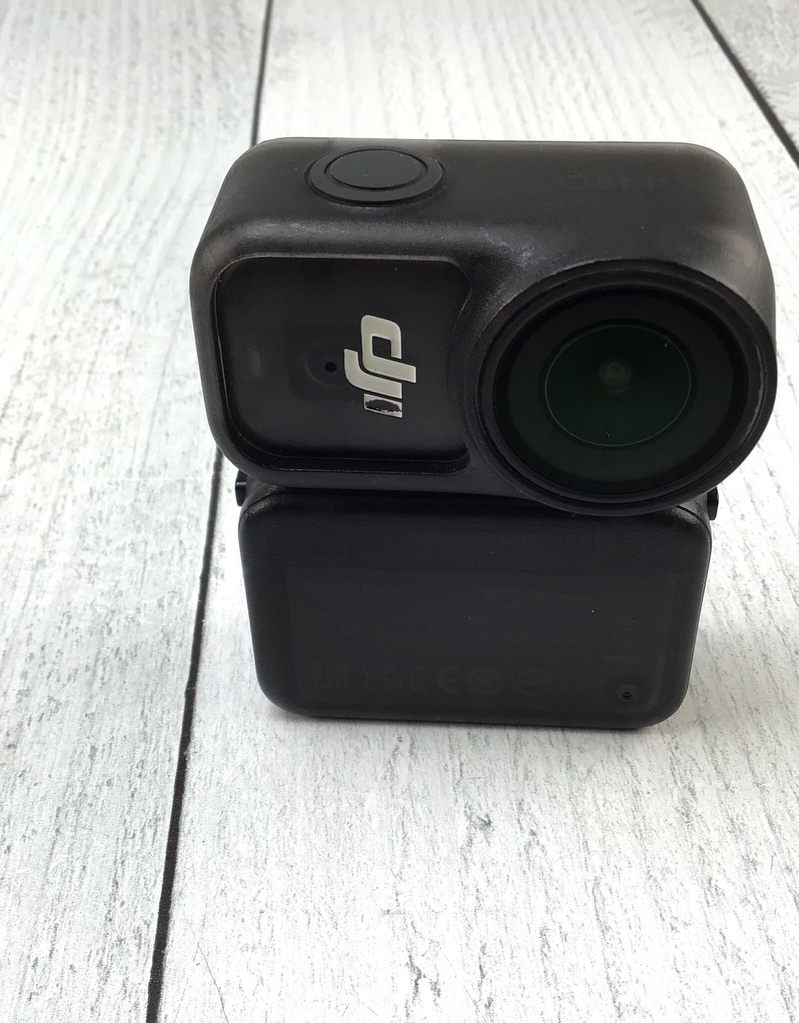 DJI DJI Nano Camera 128 GB w/ Accessories and Case Used Good