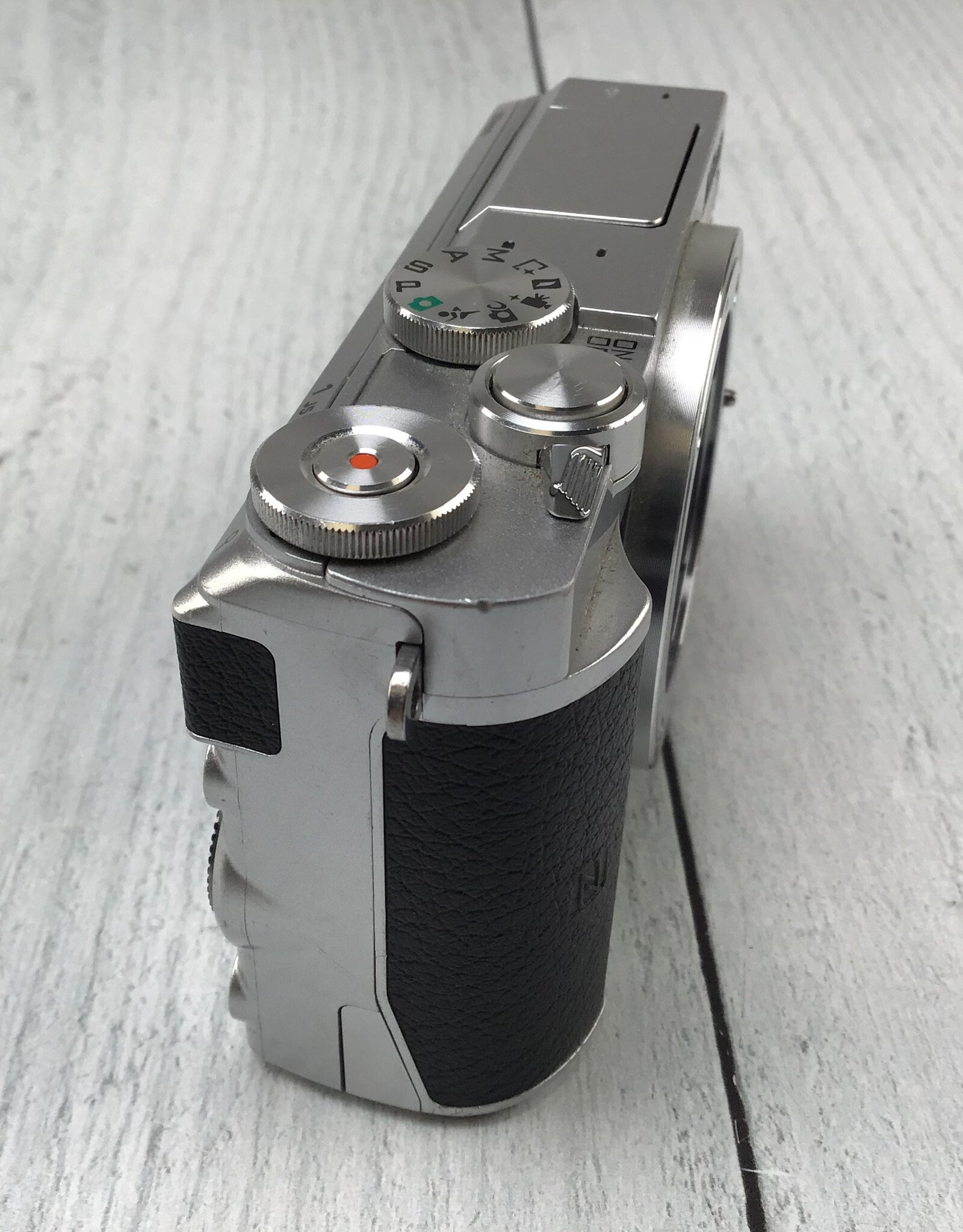 NIKON Nikon 1 J5 Camera Body No Body Cap Used Good