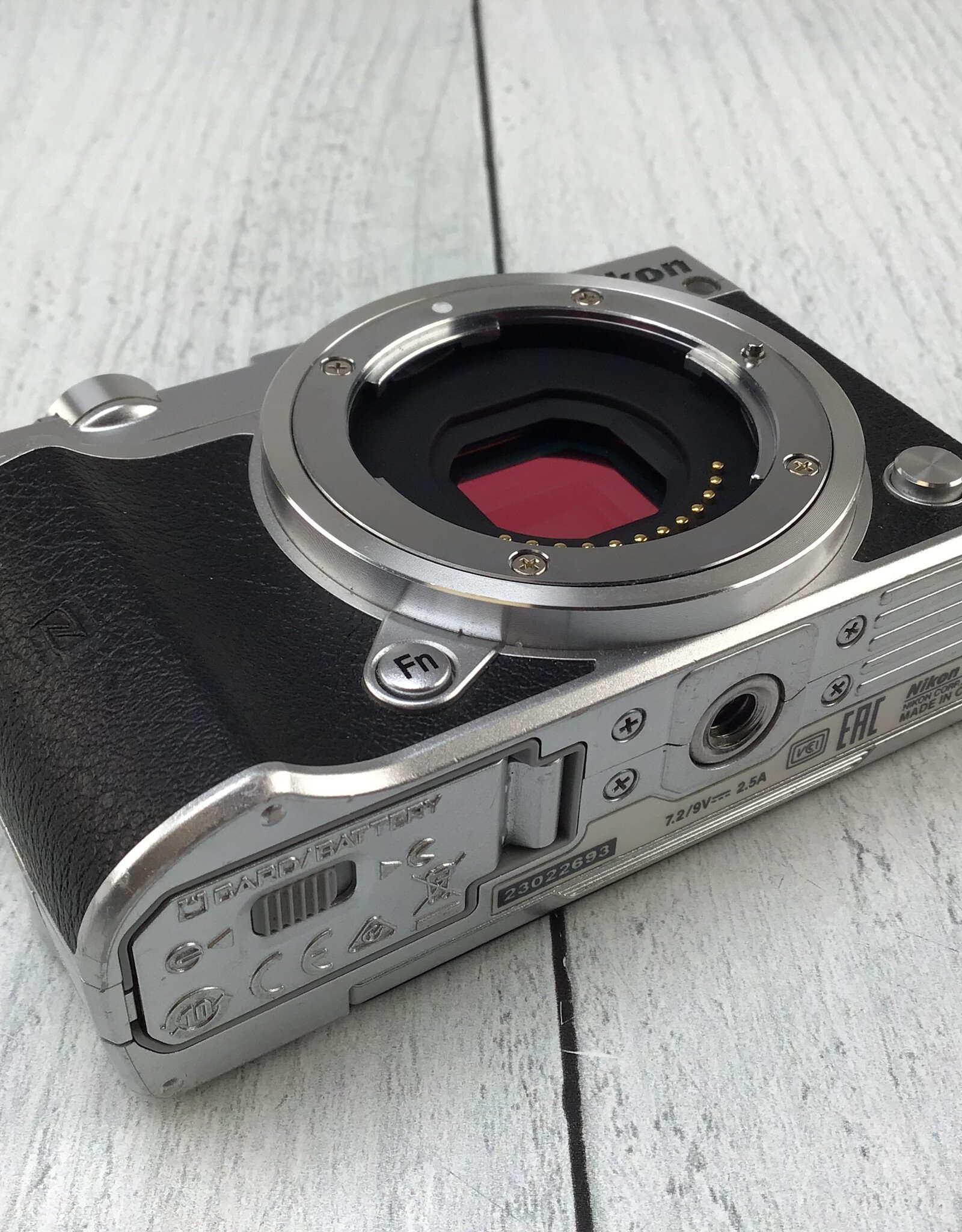 NIKON Nikon 1 J5 Camera Body No Body Cap Used Good