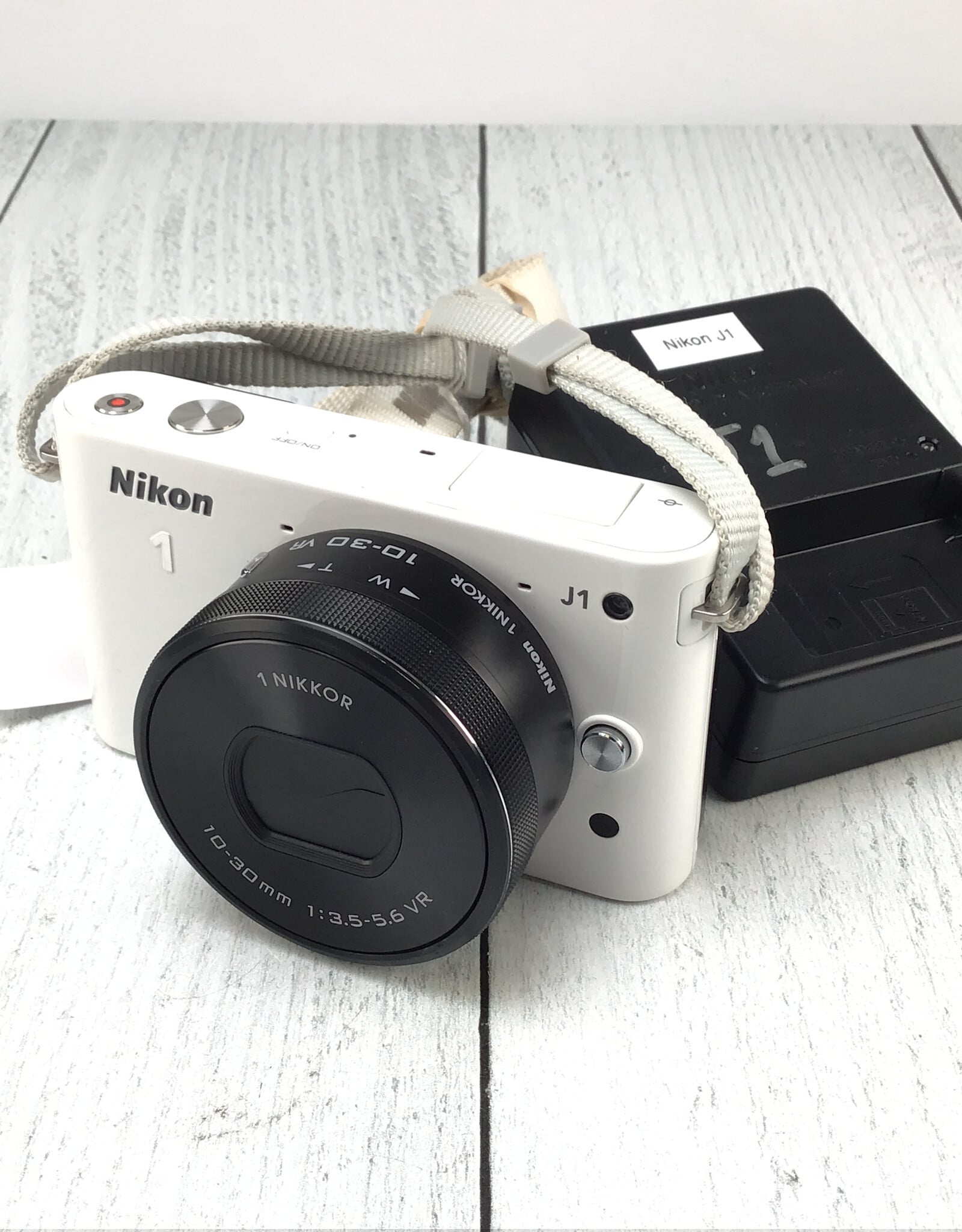 NIKON Nikon 1 J1 Camera w/ 10-30mm Used Good