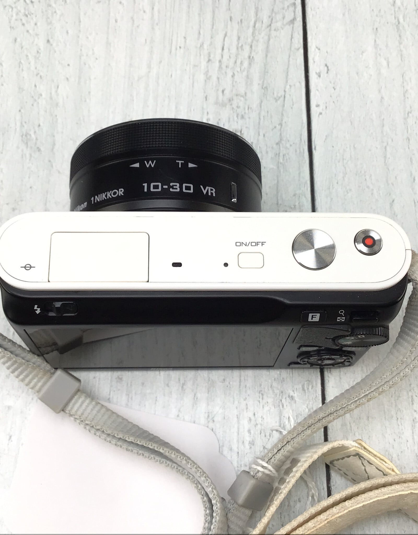 NIKON Nikon 1 J1 Camera w/ 10-30mm Used Good