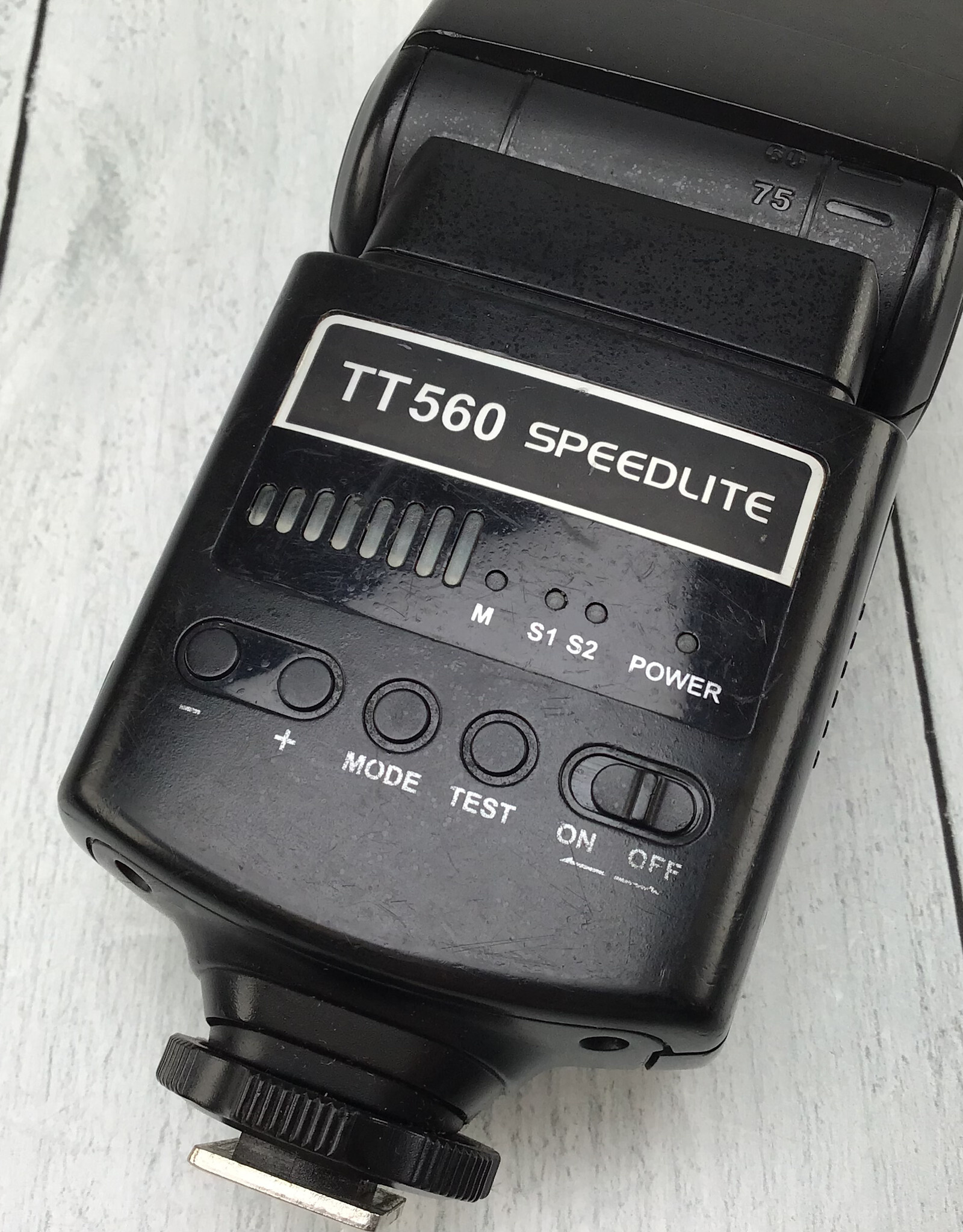 Neewer Neewer TT560 Flash Used Fair