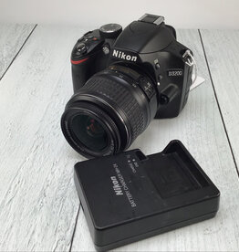 NIKON Nikon D3200 Camera w/ 18-55mm Used Good