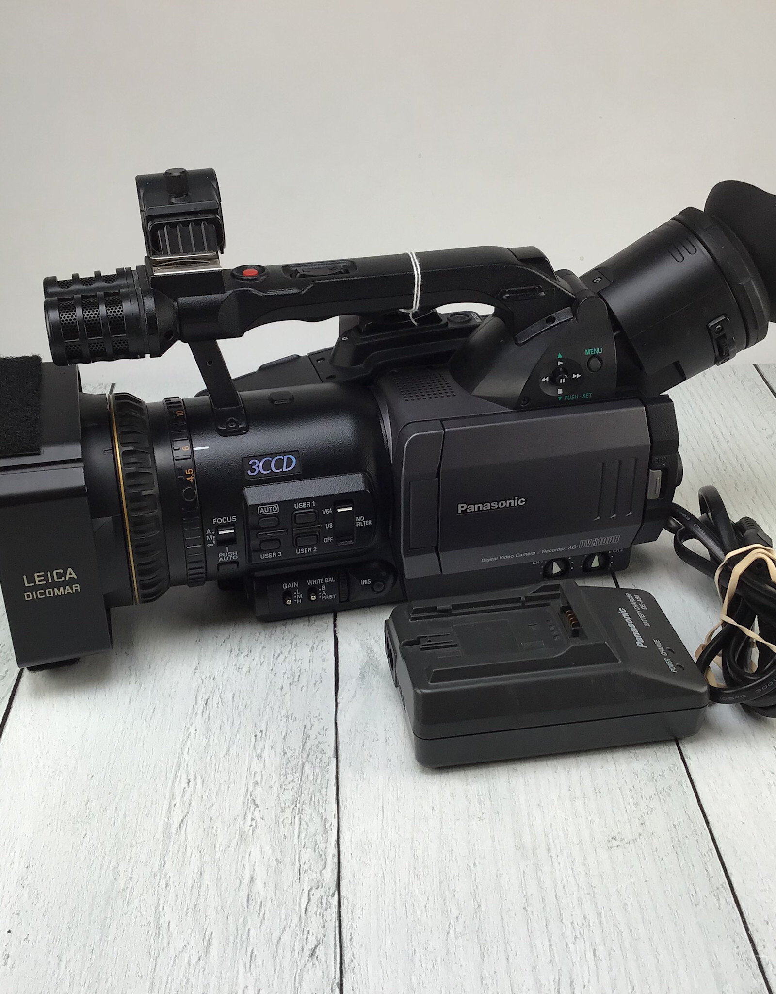 PANASONIC Panasonic AG-DVX100BP Camcorder 426 Hours Used Good