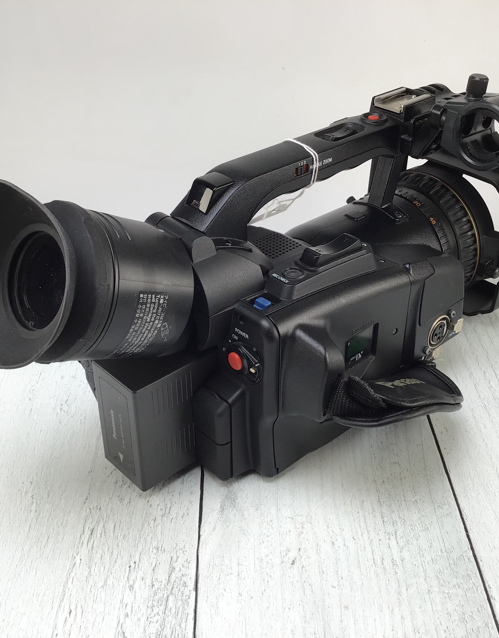 PANASONIC Panasonic AG-DVX100BP Camcorder 426 Hours Used Good