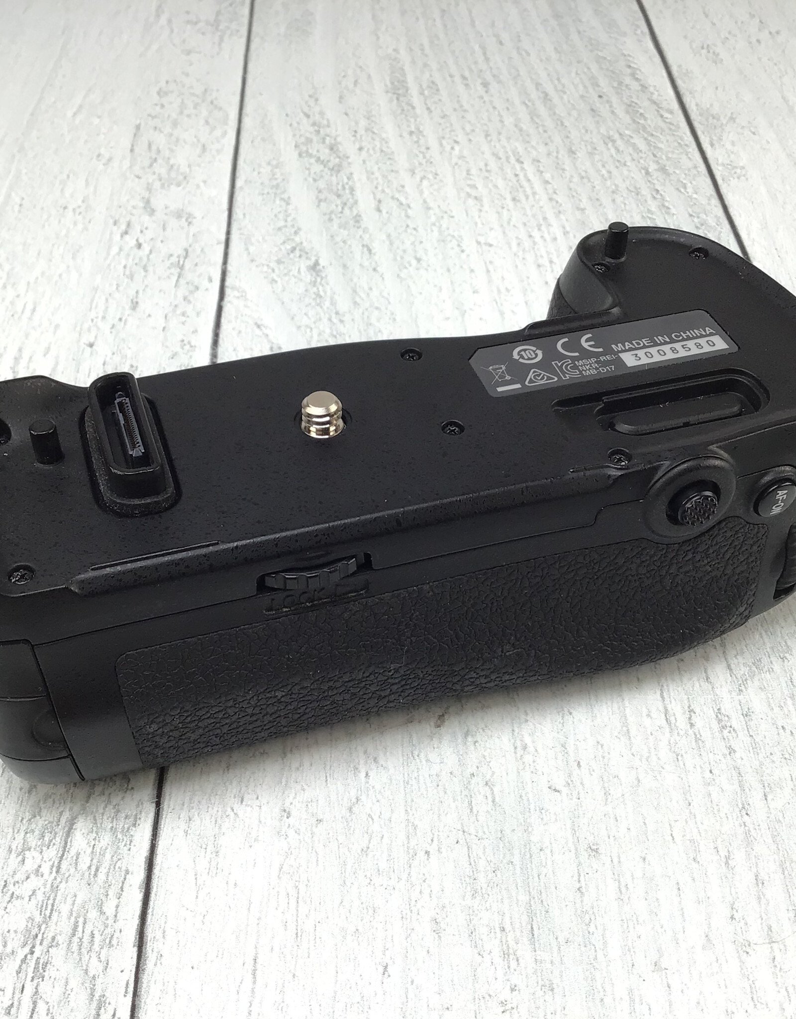 NIKON Nikon MB-D17 Battery Grip Used Good