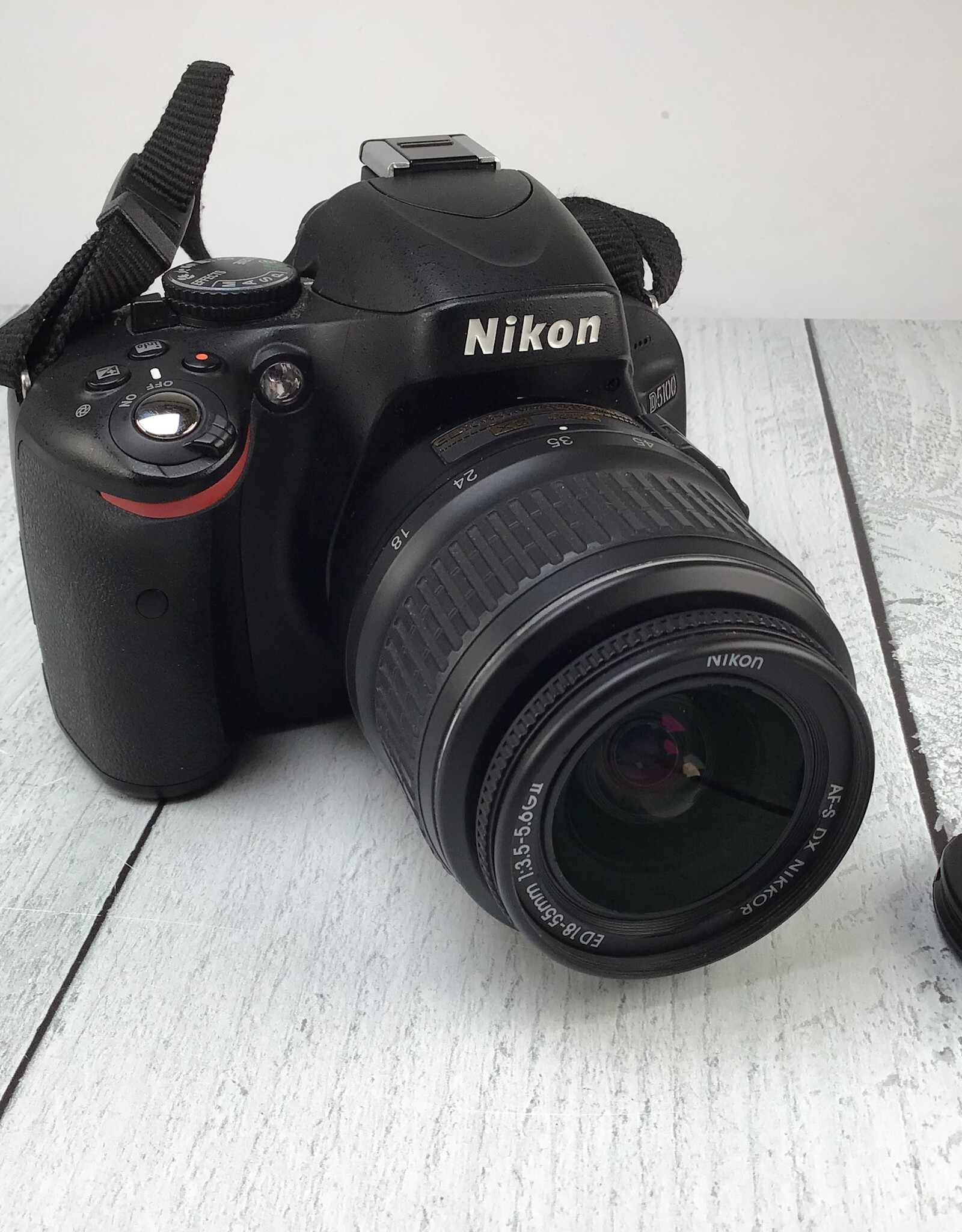 NIKON Nikon D5100 Camera w/ 18-55mm Used Good