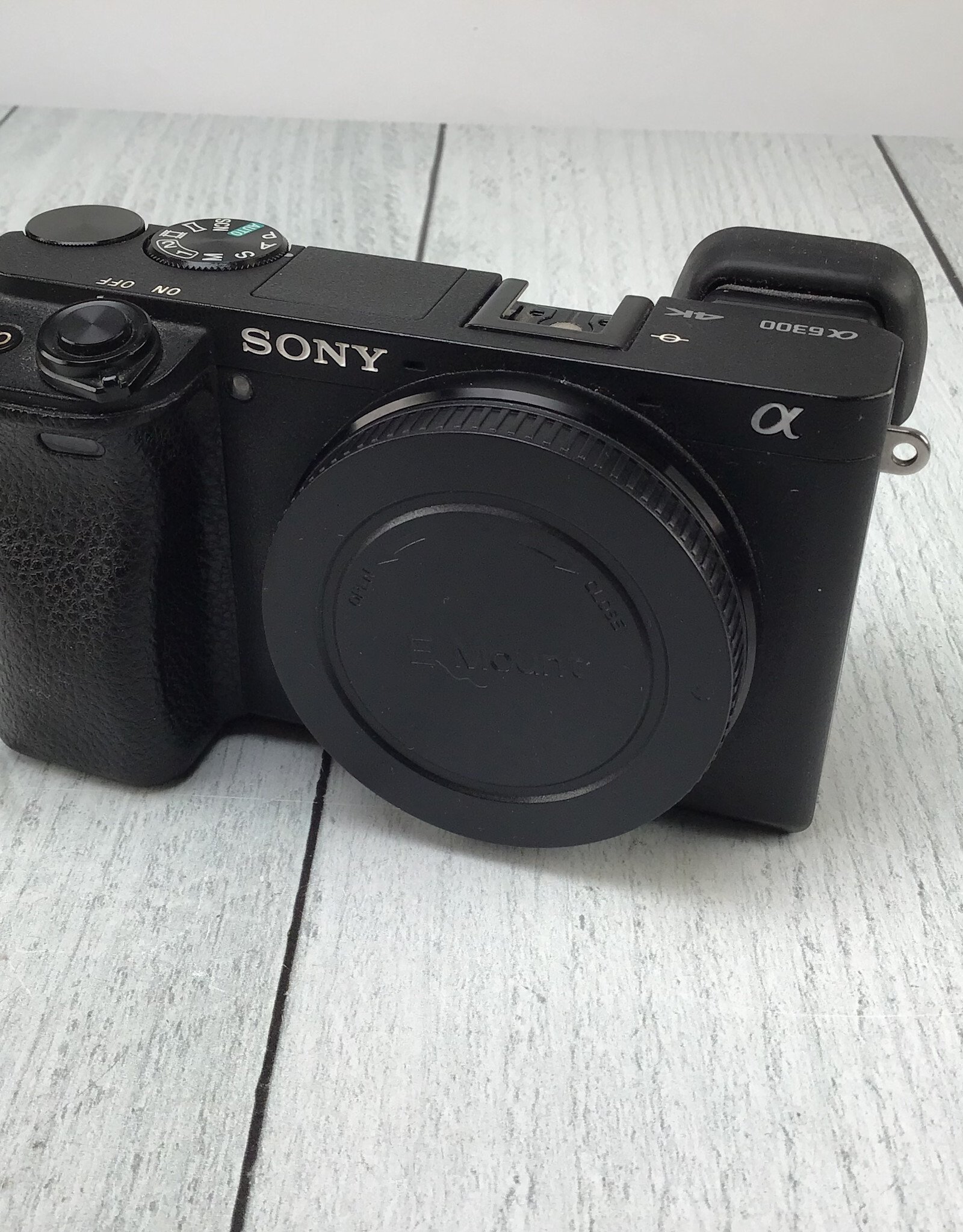 SONY Sony a6300 Camera Battery Door Lock Broken Used BGN