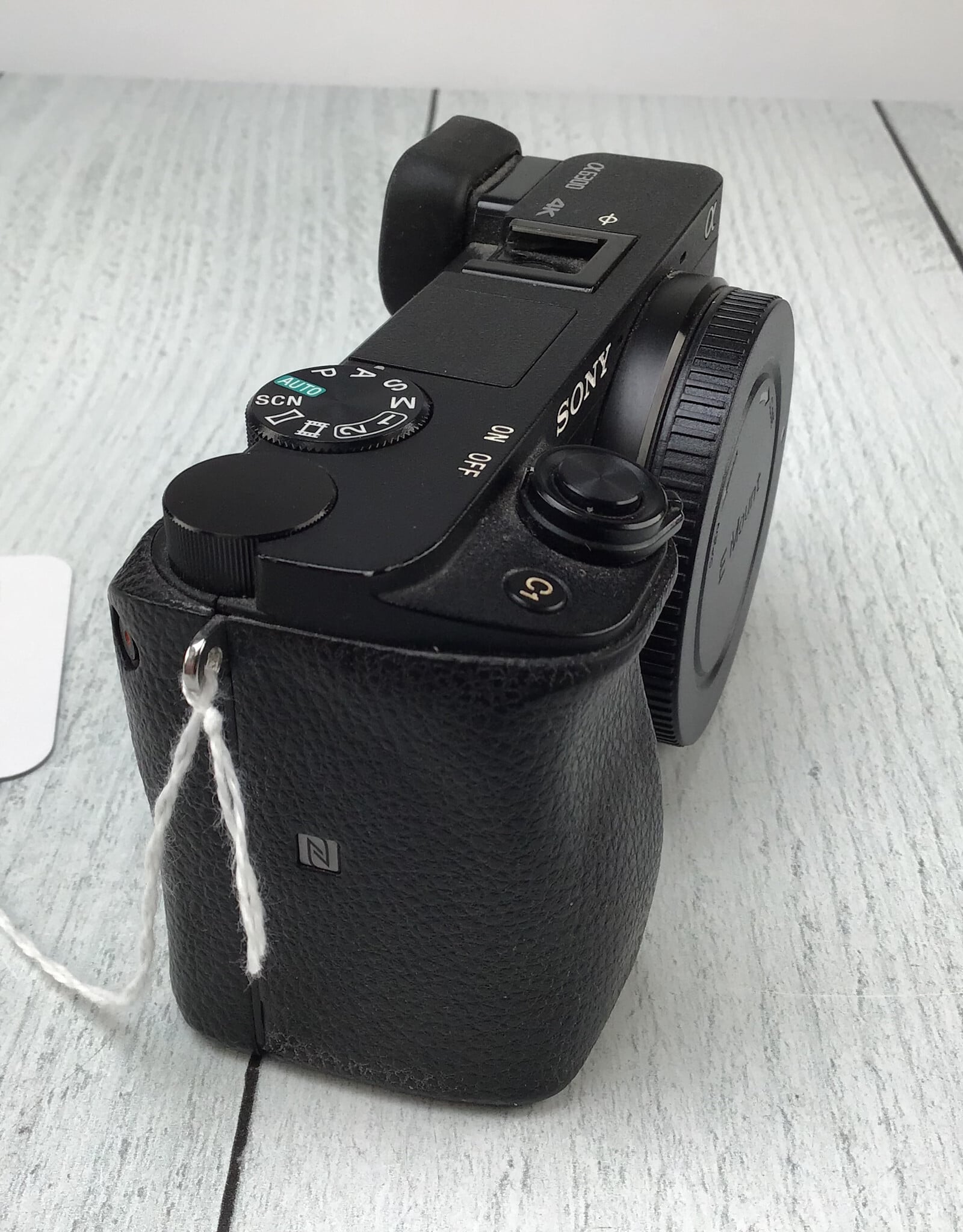 SONY Sony a6300 Camera Battery Door Lock Broken Used BGN
