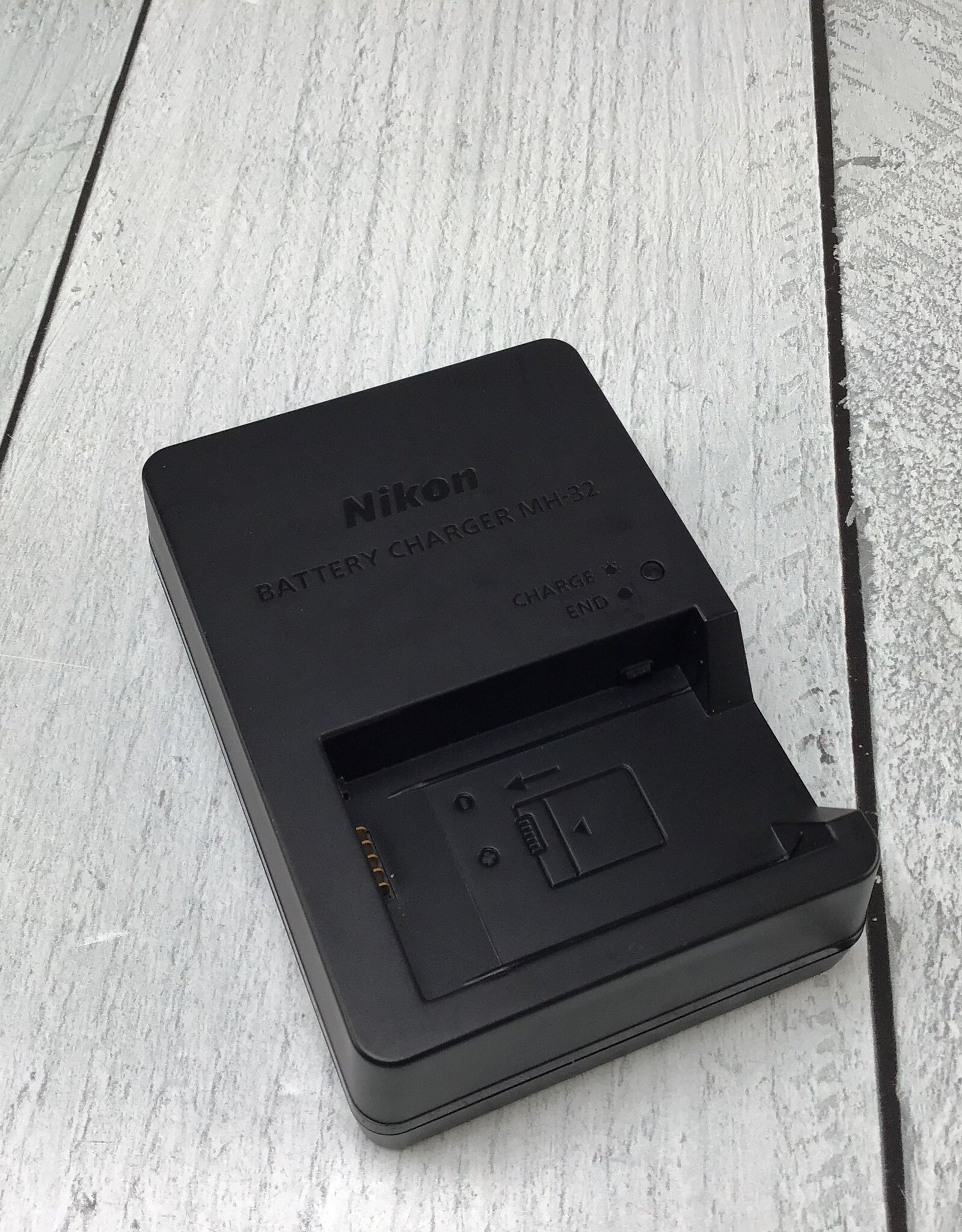 NIKON Nikon MH-32 Battery Charger for EN-EL25 Used Good