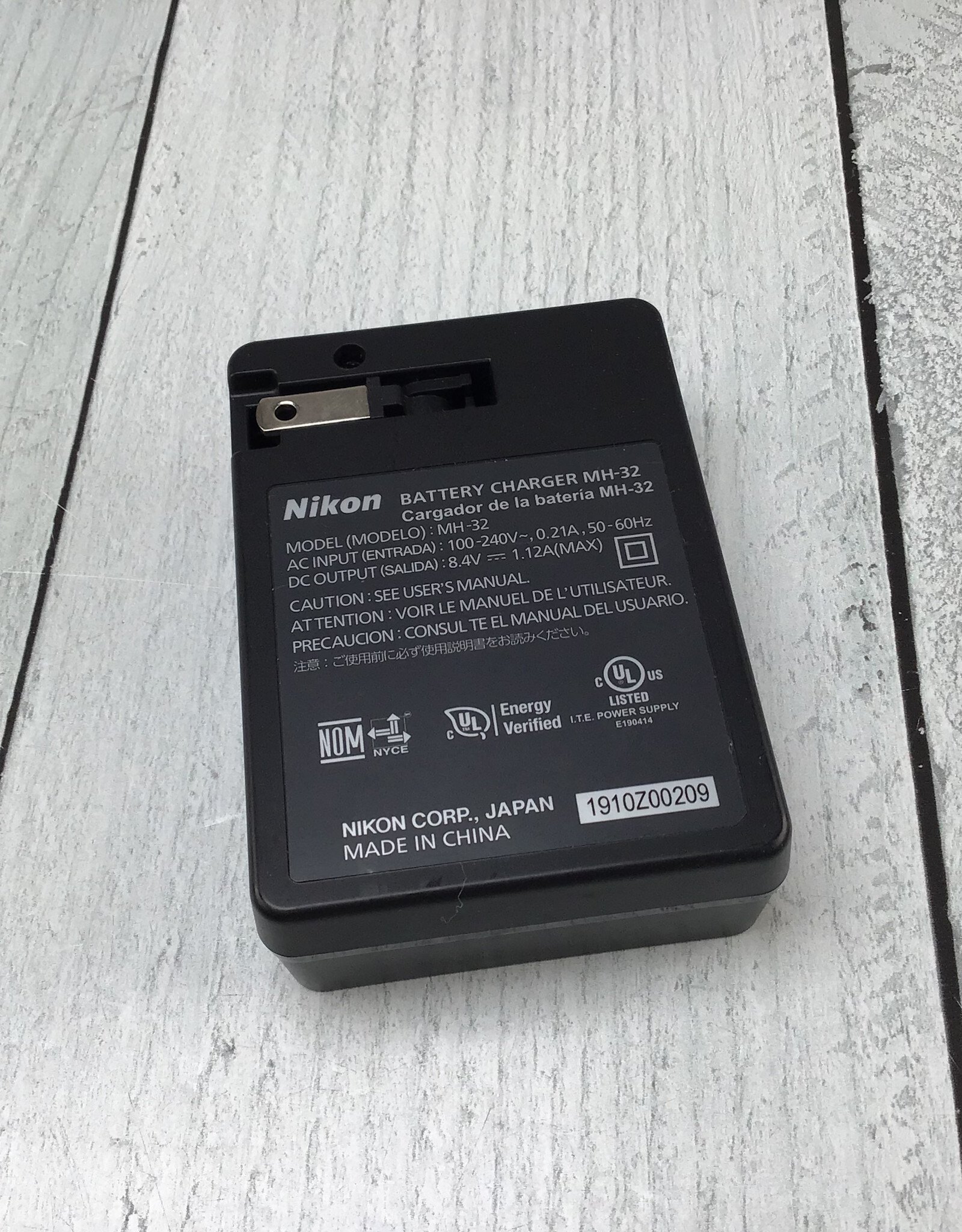 NIKON Nikon MH-32 Battery Charger for EN-EL25 Used Good