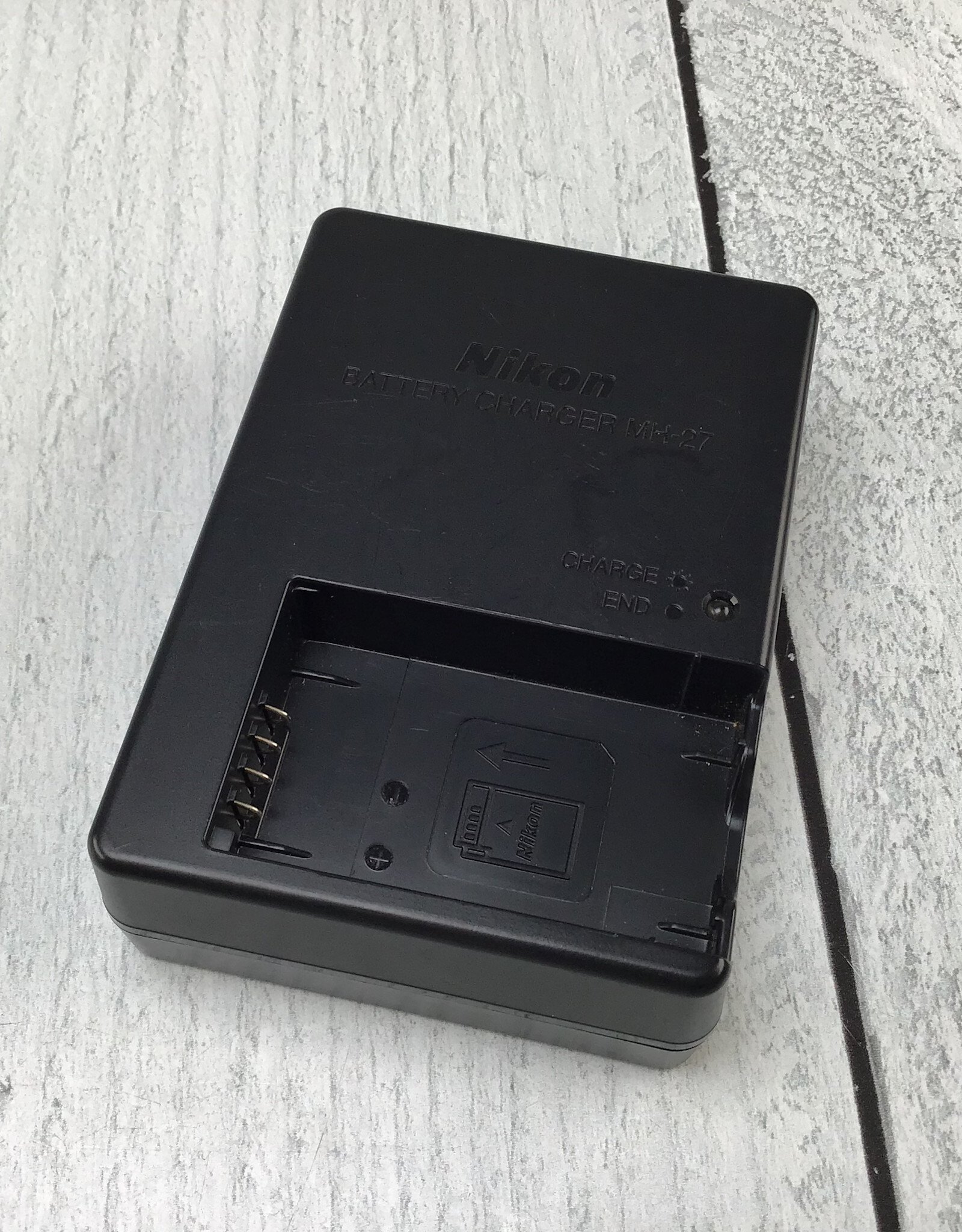 NIKON Nikon MH-27 Battery Charger for EN-EL20 Used Good