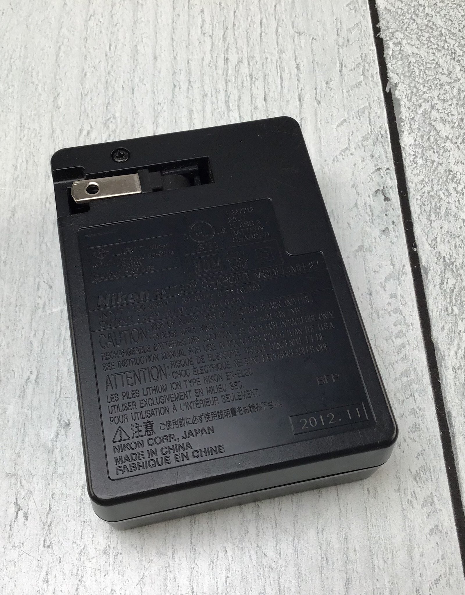 NIKON Nikon MH-27 Battery Charger for EN-EL20 Used Good