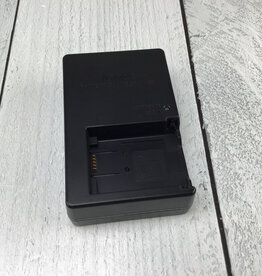 NIKON Nikon MH-28 Battery Charger for EN-EL21 Used Good