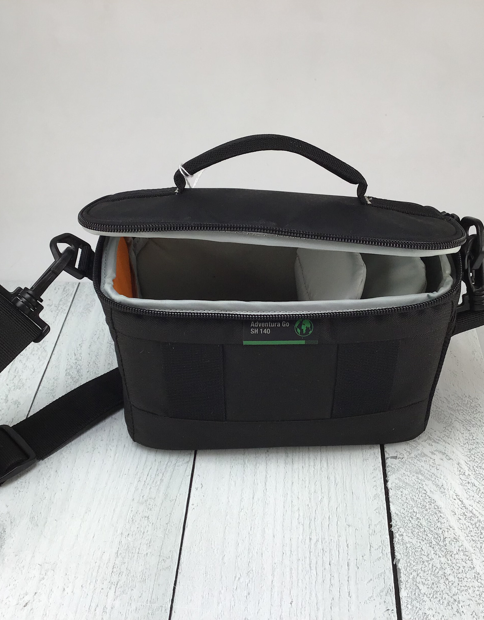 LOWEPRO Lowepro Adventura Go SH 140 Camera Bag Used Good