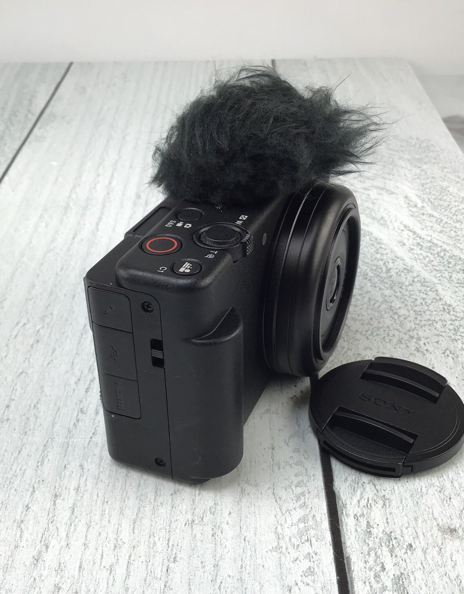 SONY Sony ZV-1F Camera w/ Multi Battery Charger Used Good