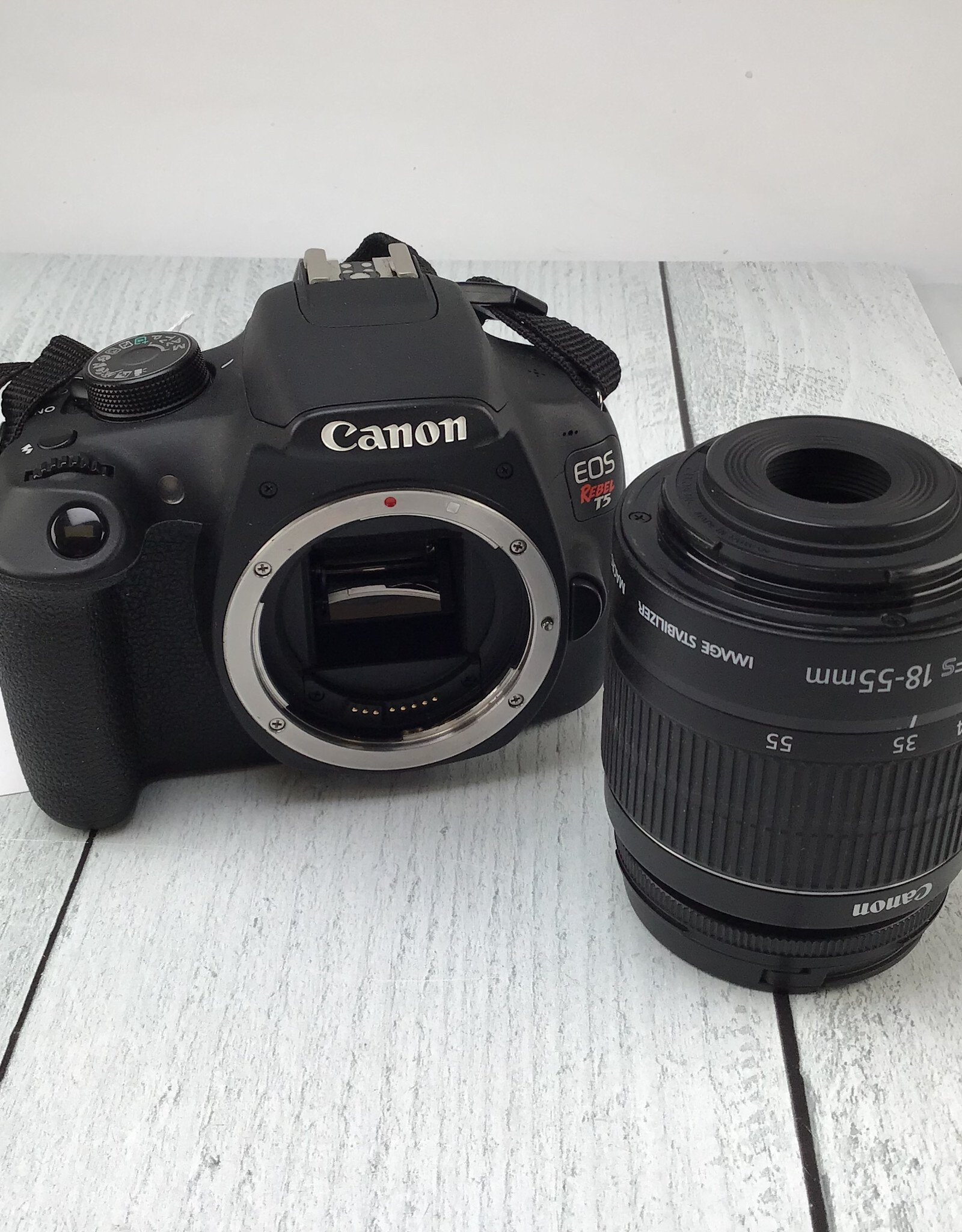 CANON Canon Rebel T5 Camera w/ 18-55mm IS Used Good