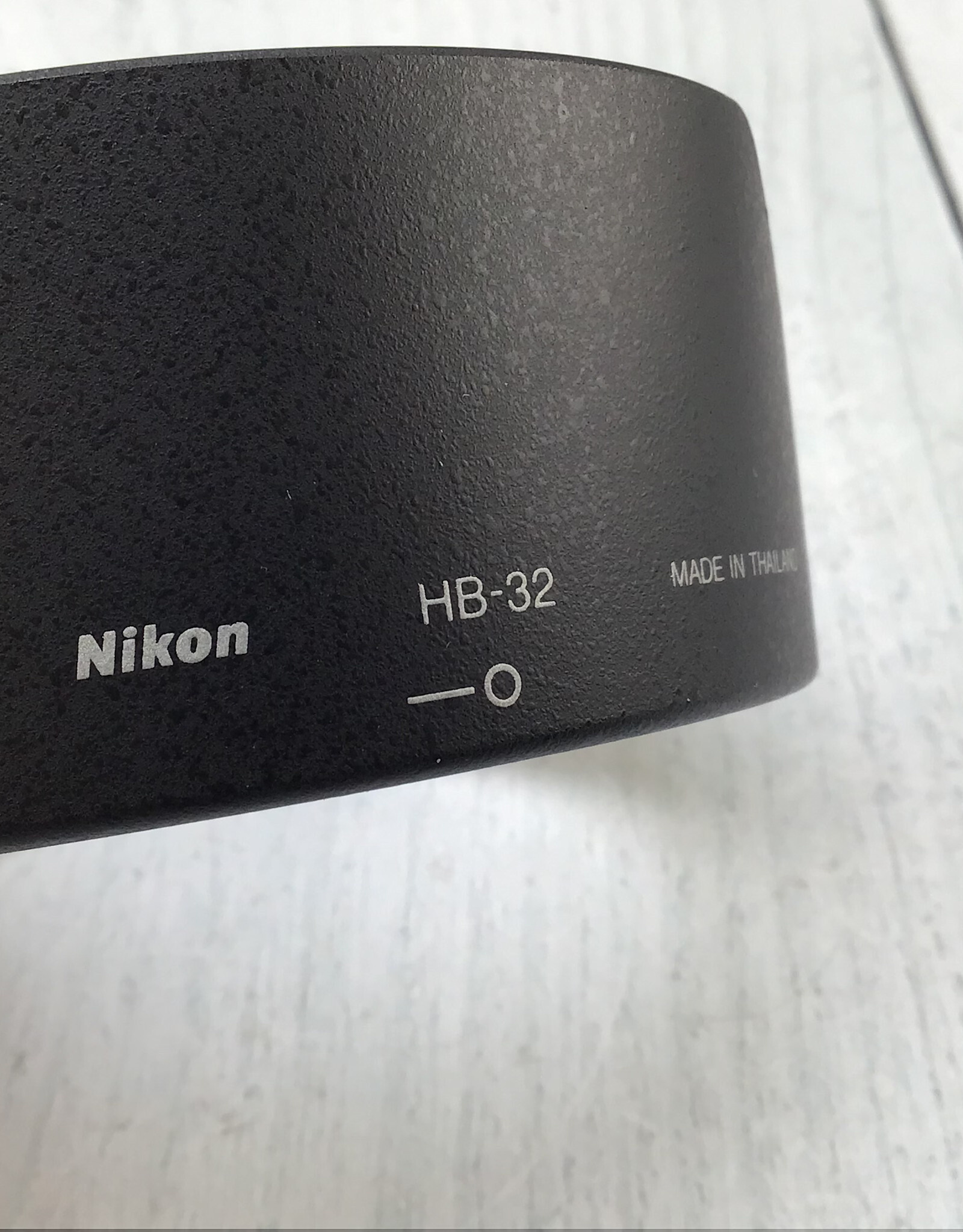 NIKON Nikon HB-32 Lens Hood Shade F/18-70,18-105 & 18-135 Used Good