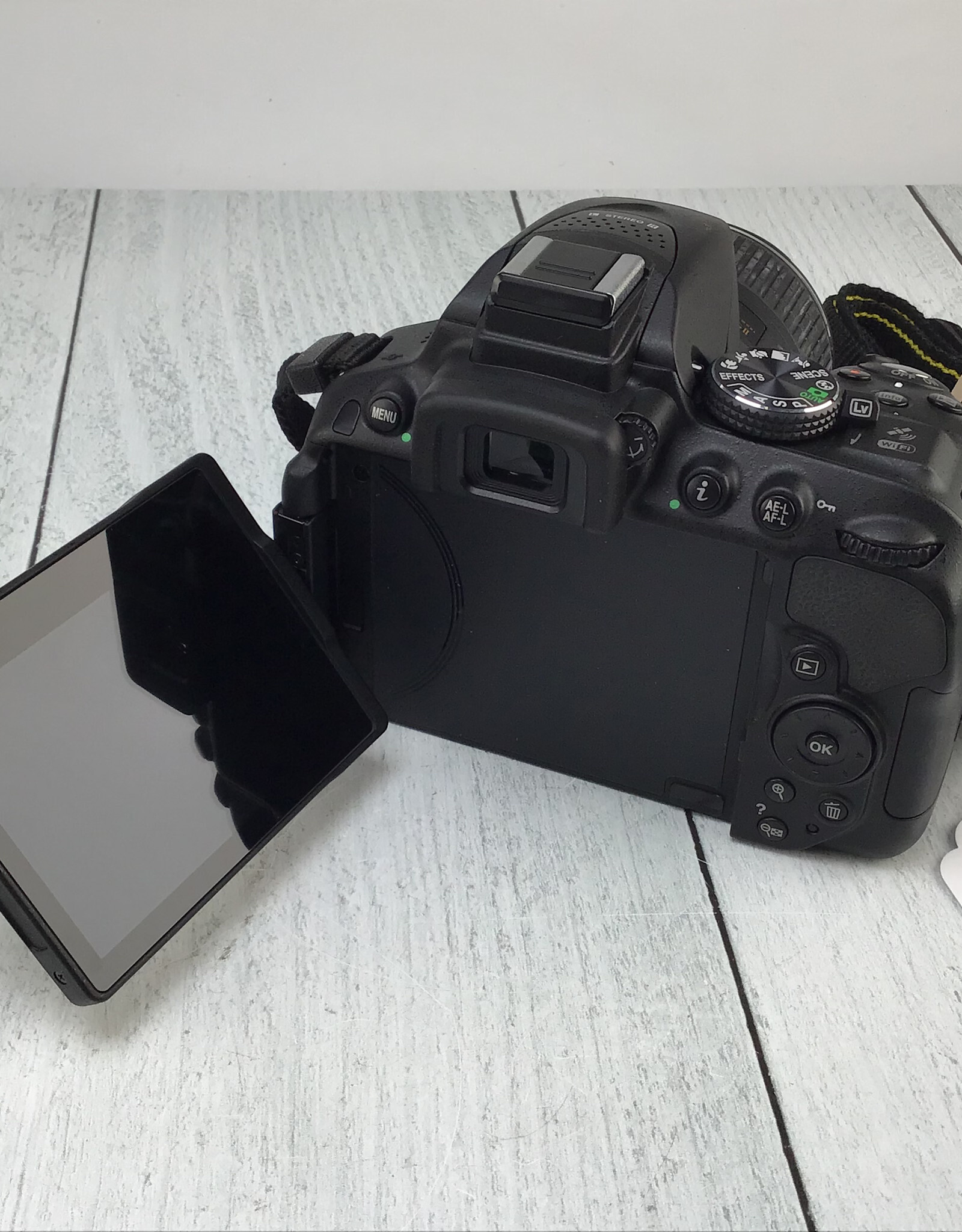 NIKON Nikon D5300 Camera 18-55mm VR II Used Good