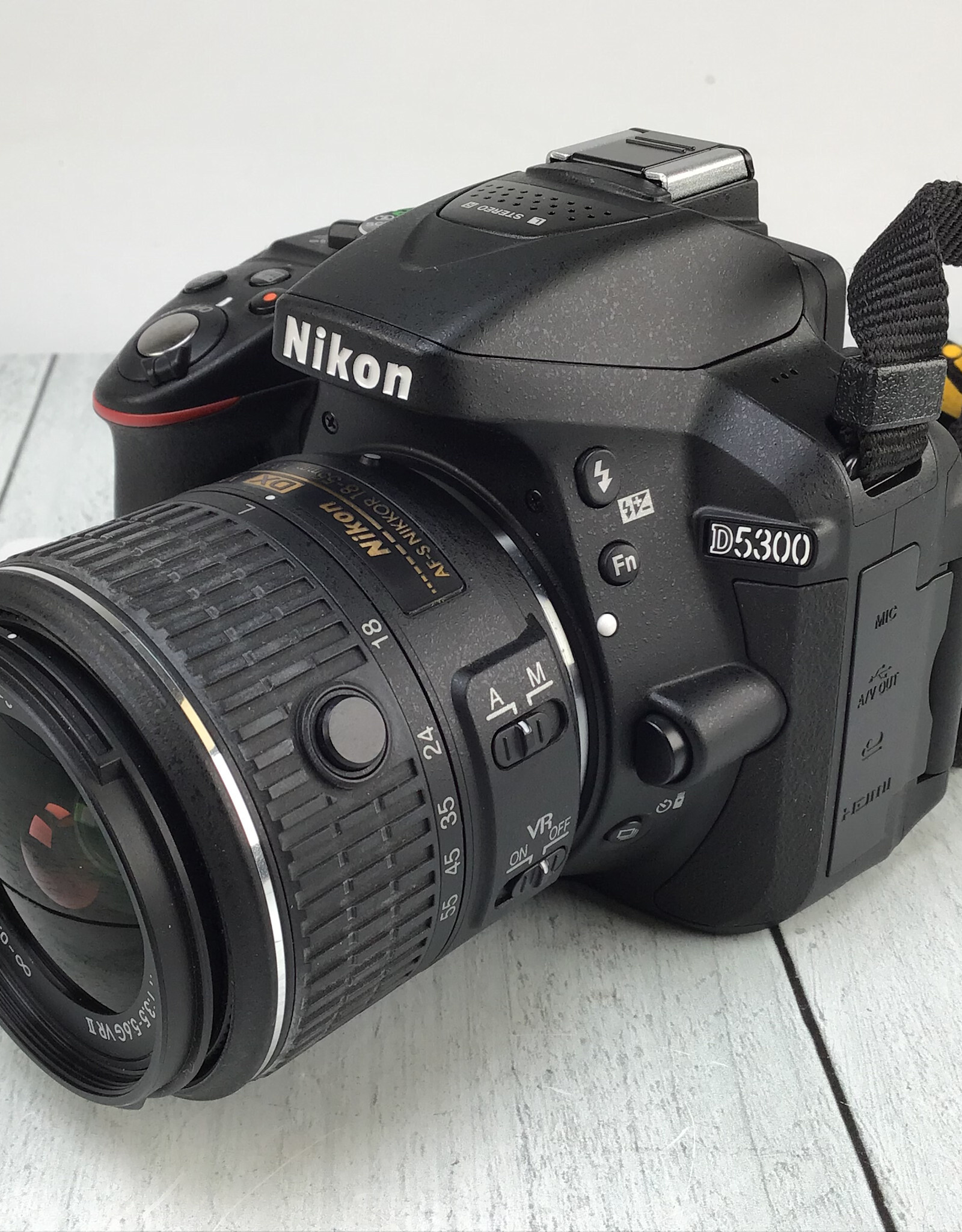 NIKON Nikon D5300 Camera 18-55mm VR II Used Good