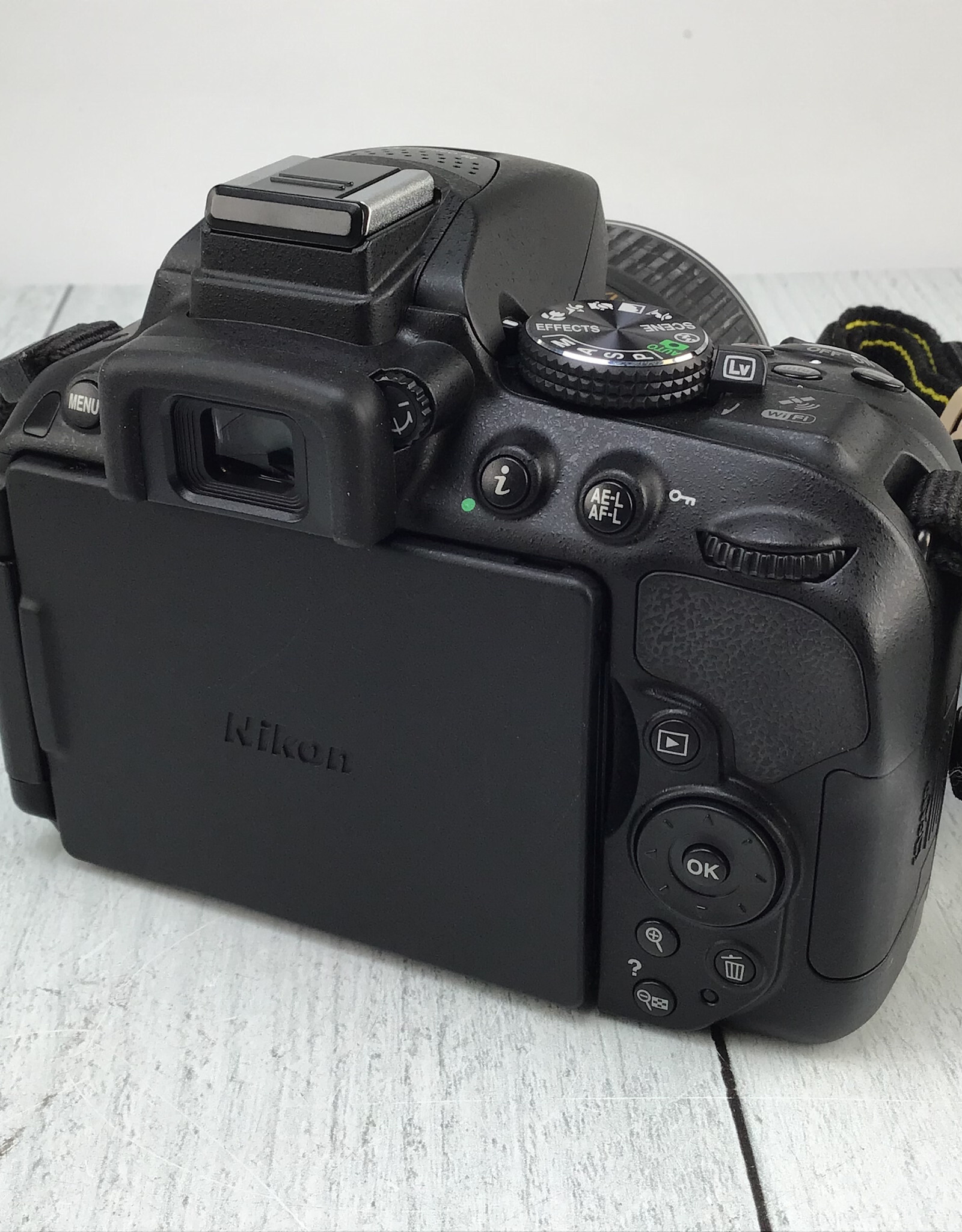 NIKON Nikon D5300 Camera 18-55mm VR II Used Good