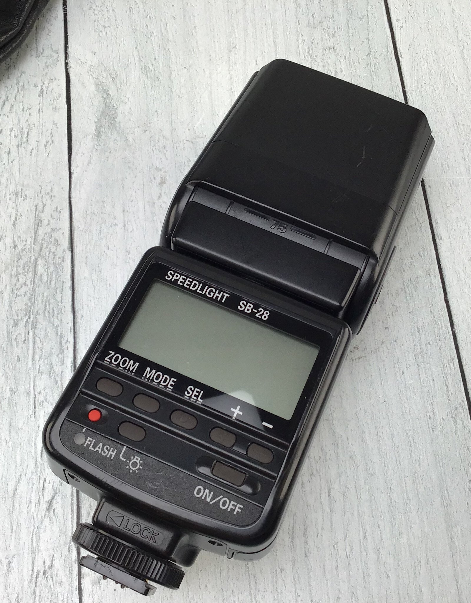 NIKON Nikon Speedlight SB-28 Flash Used Fair