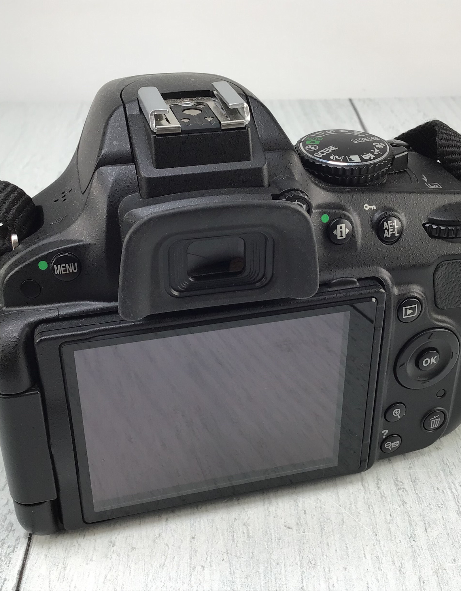 NIKON Nikon D5100 Camera Body No Charger Used Good