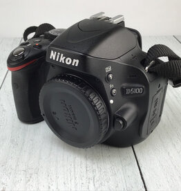 NIKON Nikon D5100 Camera Body No Charger Used Good