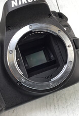 NIKON Nikon D5100 Camera Body No Charger Used Good