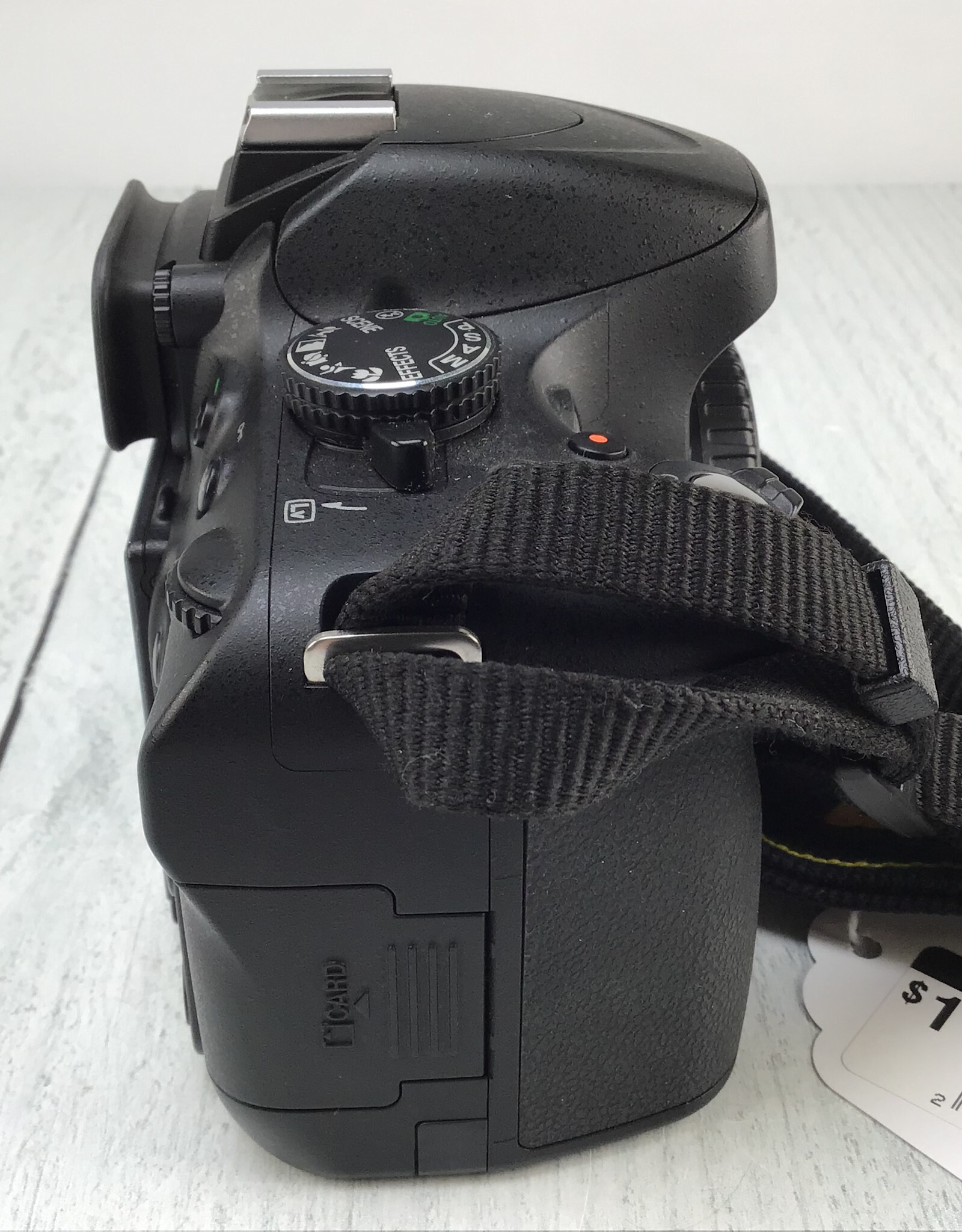 NIKON Nikon D5100 Camera Body No Charger Used Good